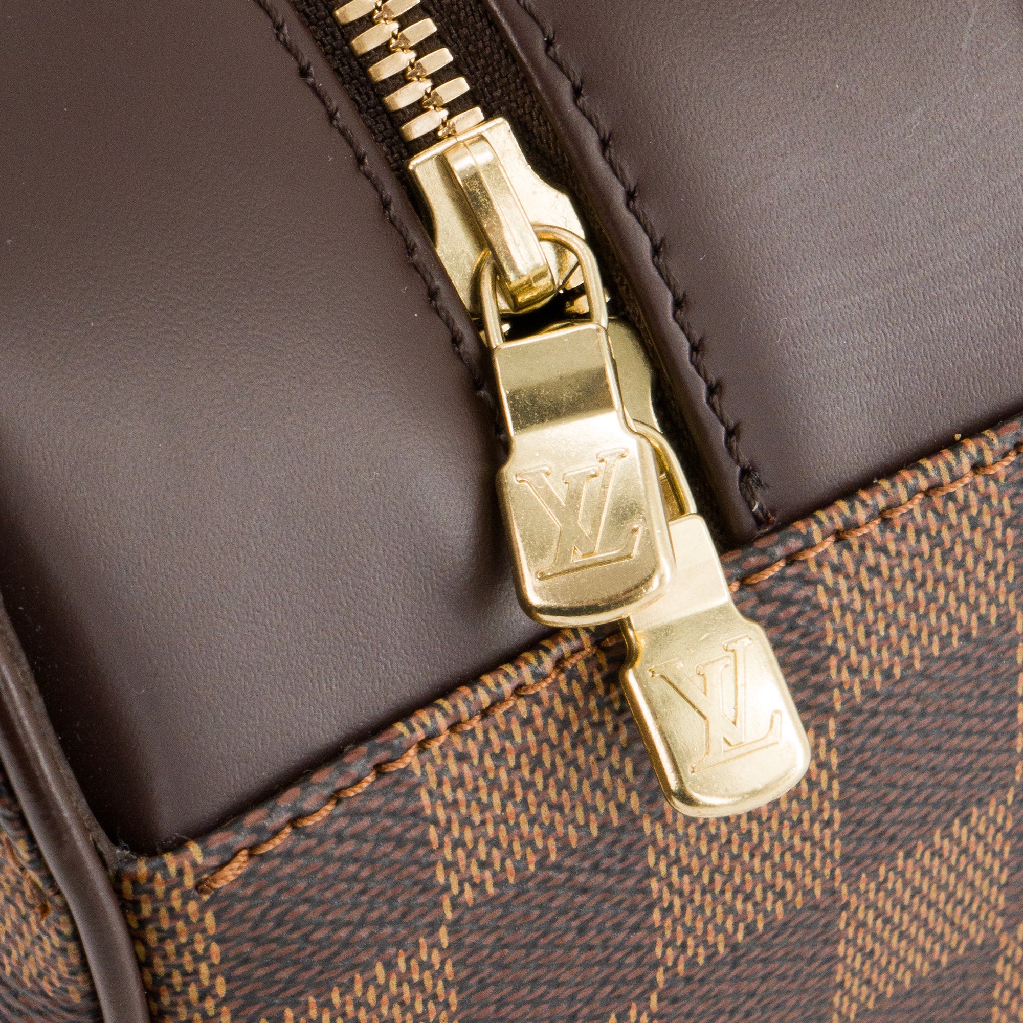 LOUIS VUITTON - Sac à main Sarria Louis Vuitton en toile damier ébène