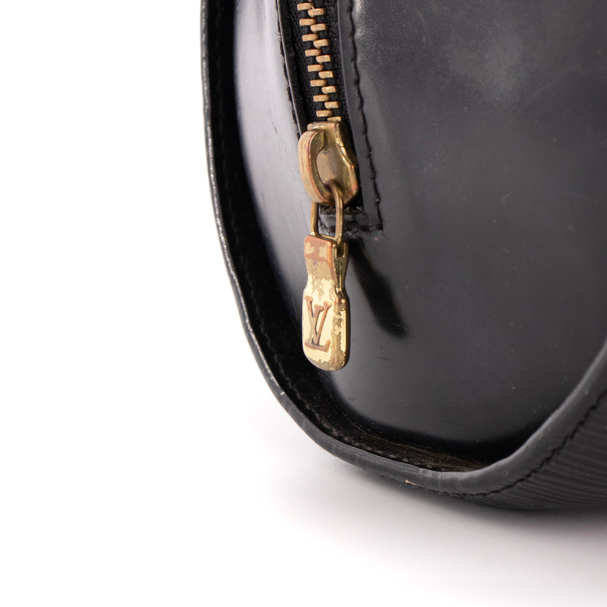 LOUIS VUITTON - Sac à main Soufflot Louis Vuitton en cuir épi noir