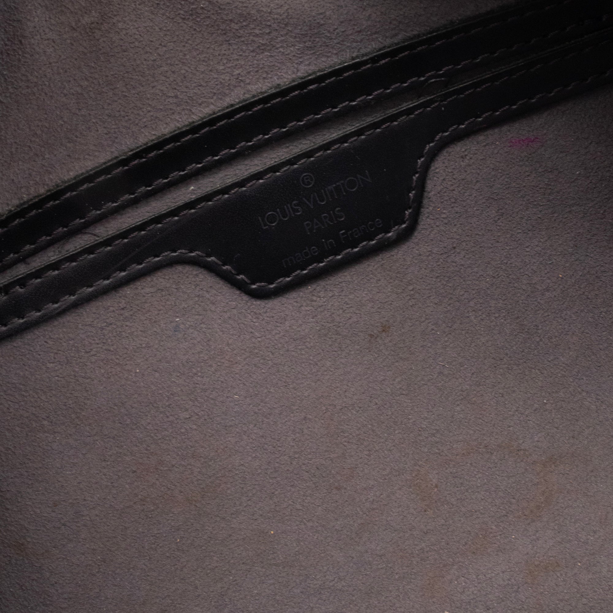 LOUIS VUITTON - Sac à main Soufflot Louis Vuitton en cuir épi noir