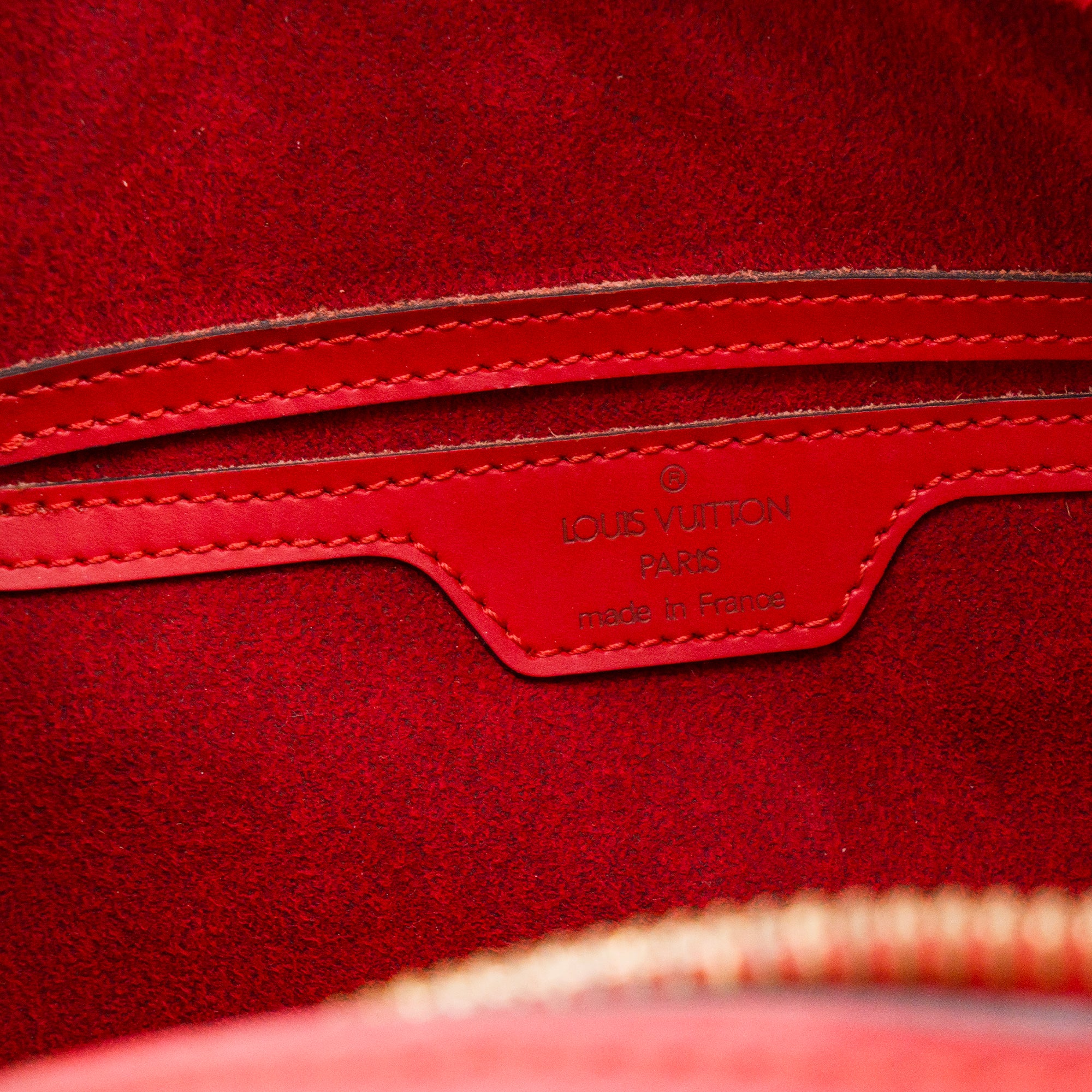 LOUIS VUITTON - Sac à main Soufflot Louis Vuitton en cuir épi rouge vintage