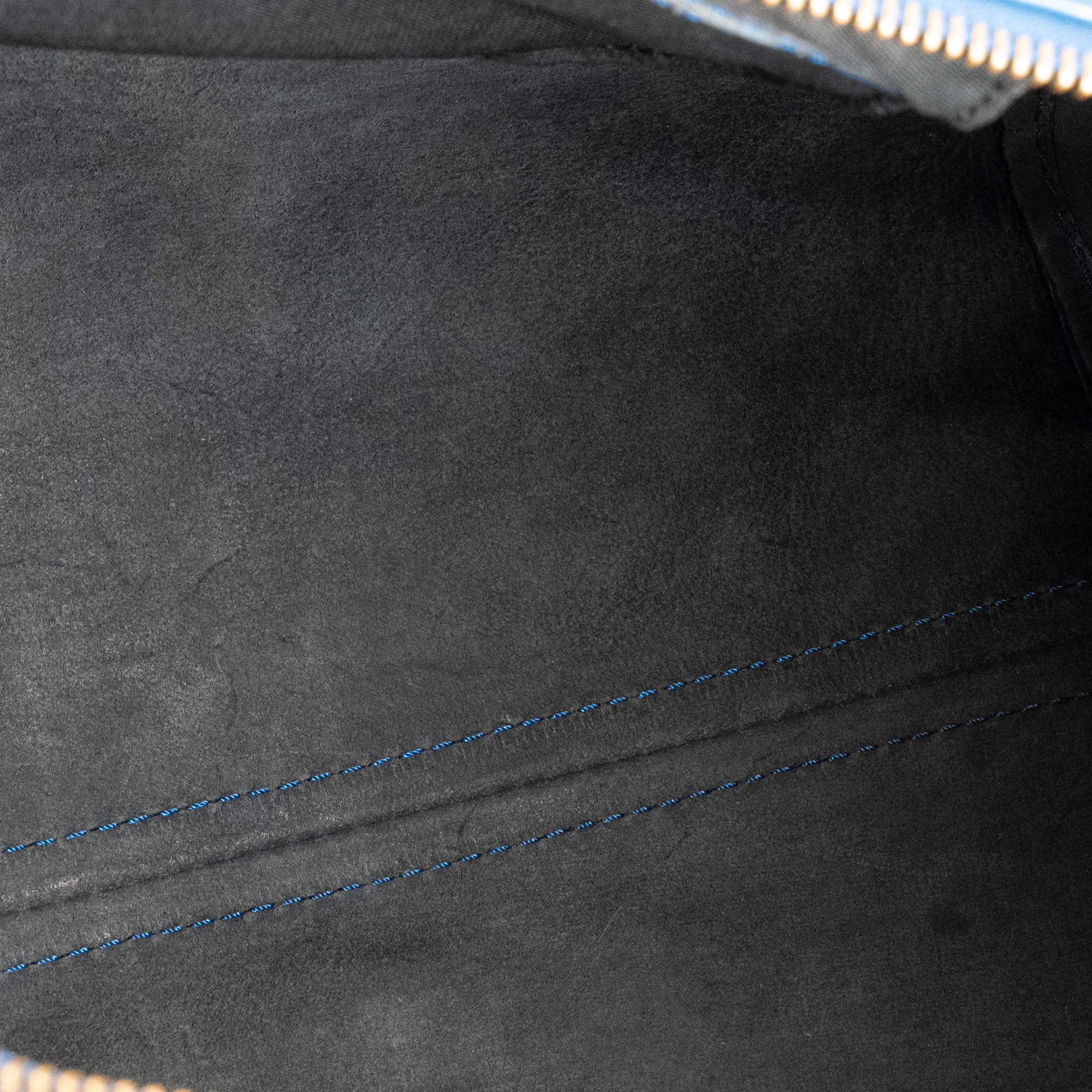 LOUIS VUITTON - Sac à main Speedy 30 Louis Vuitton en cuir épi bleu vintage