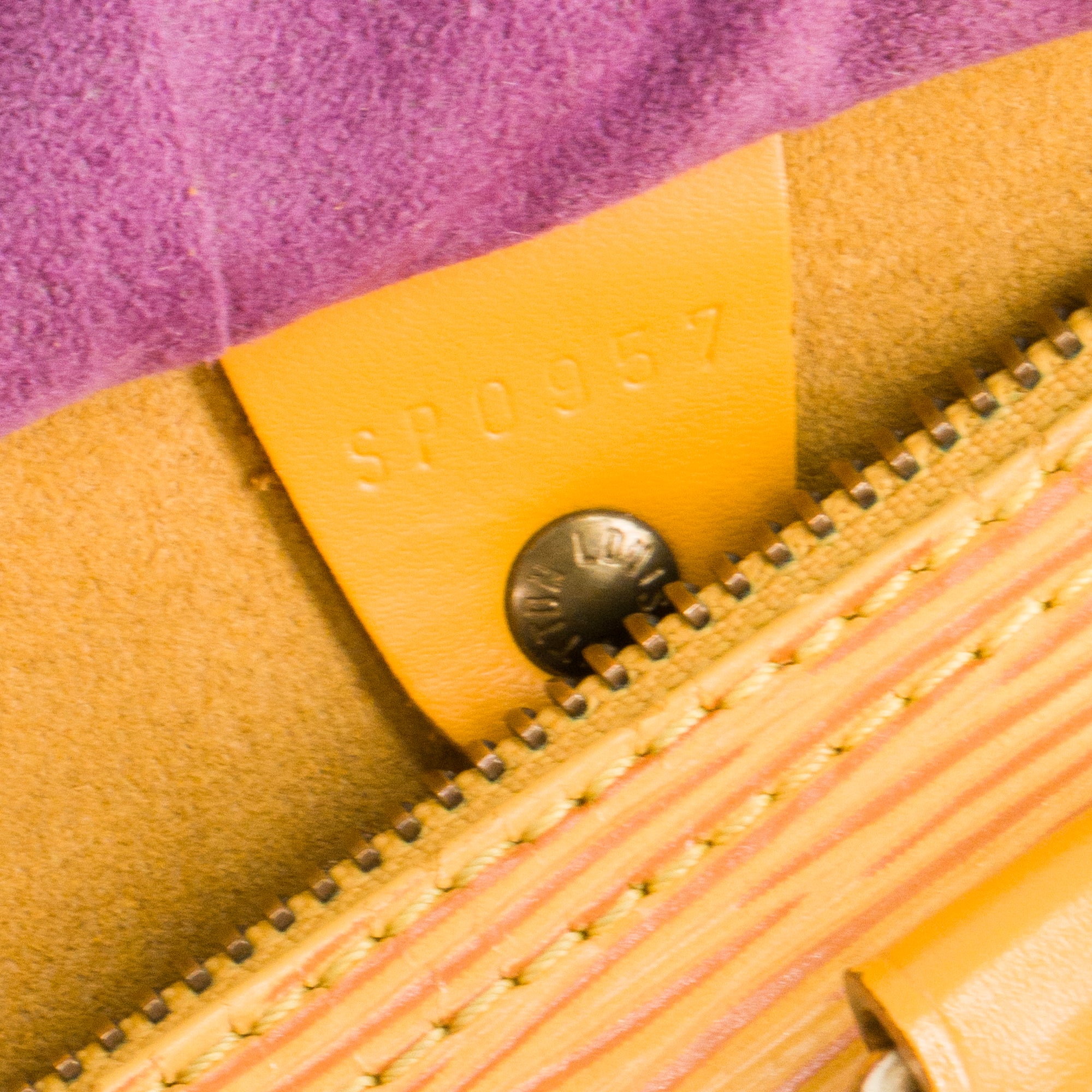 LOUIS VUITTON - Sac à main Speedy 25 Louis Vuitton en cuir épi jaune