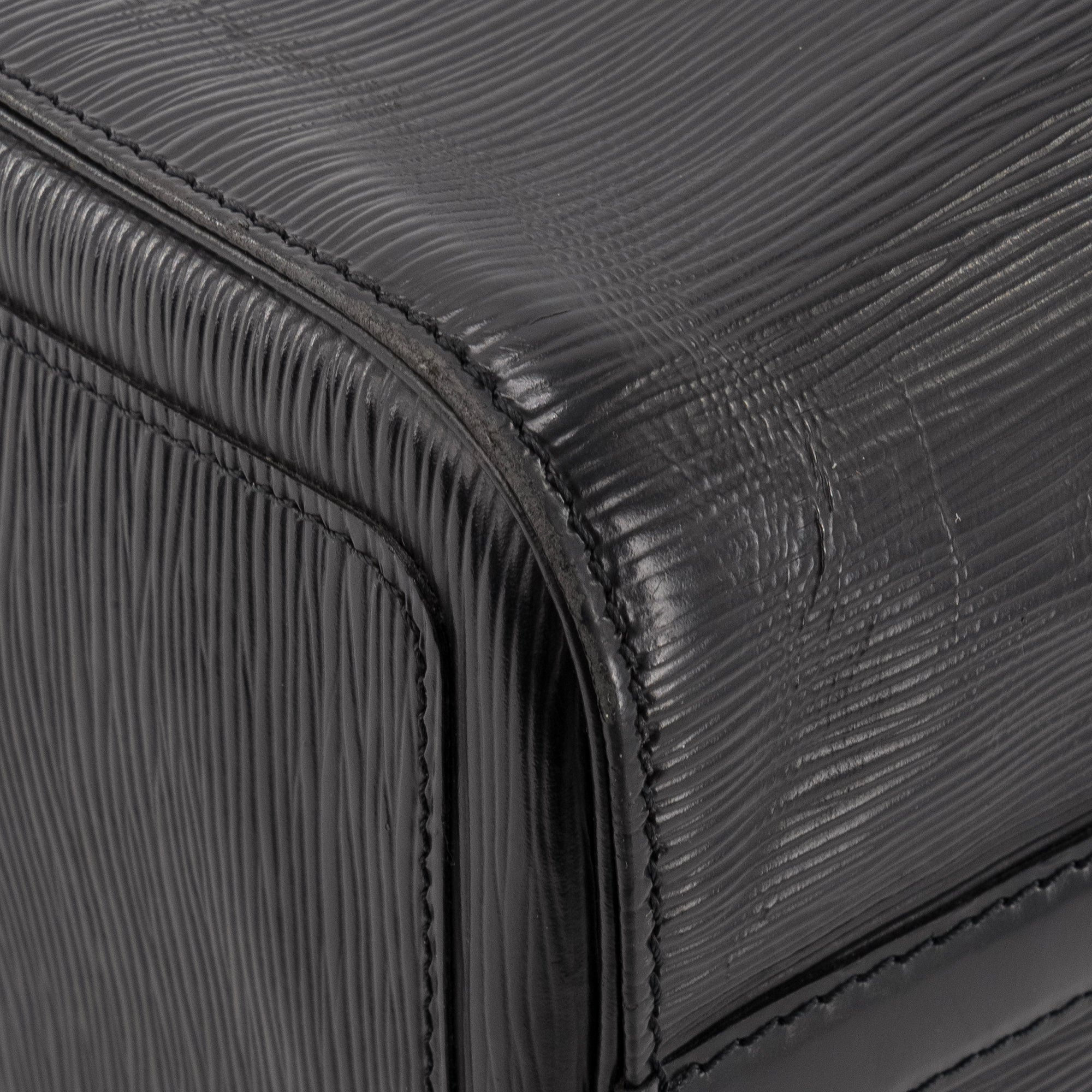 LOUIS VUITTON - Sac à main Speedy Louis Vuitton en cuir épi noir vintage