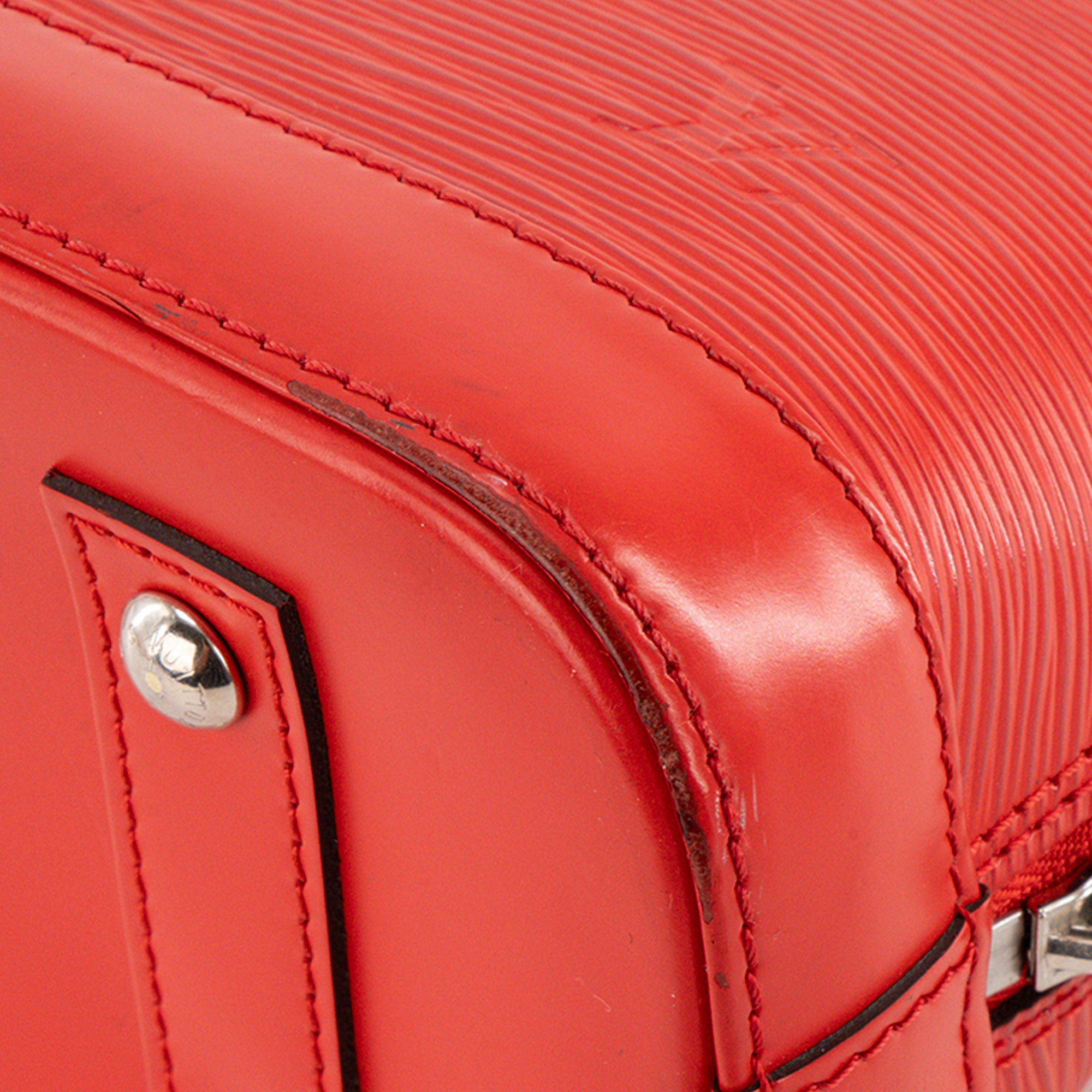 LOUIS VUITTON - Sac à bandoulière Alma BB Louis Vuitton en cuir épi rouge
