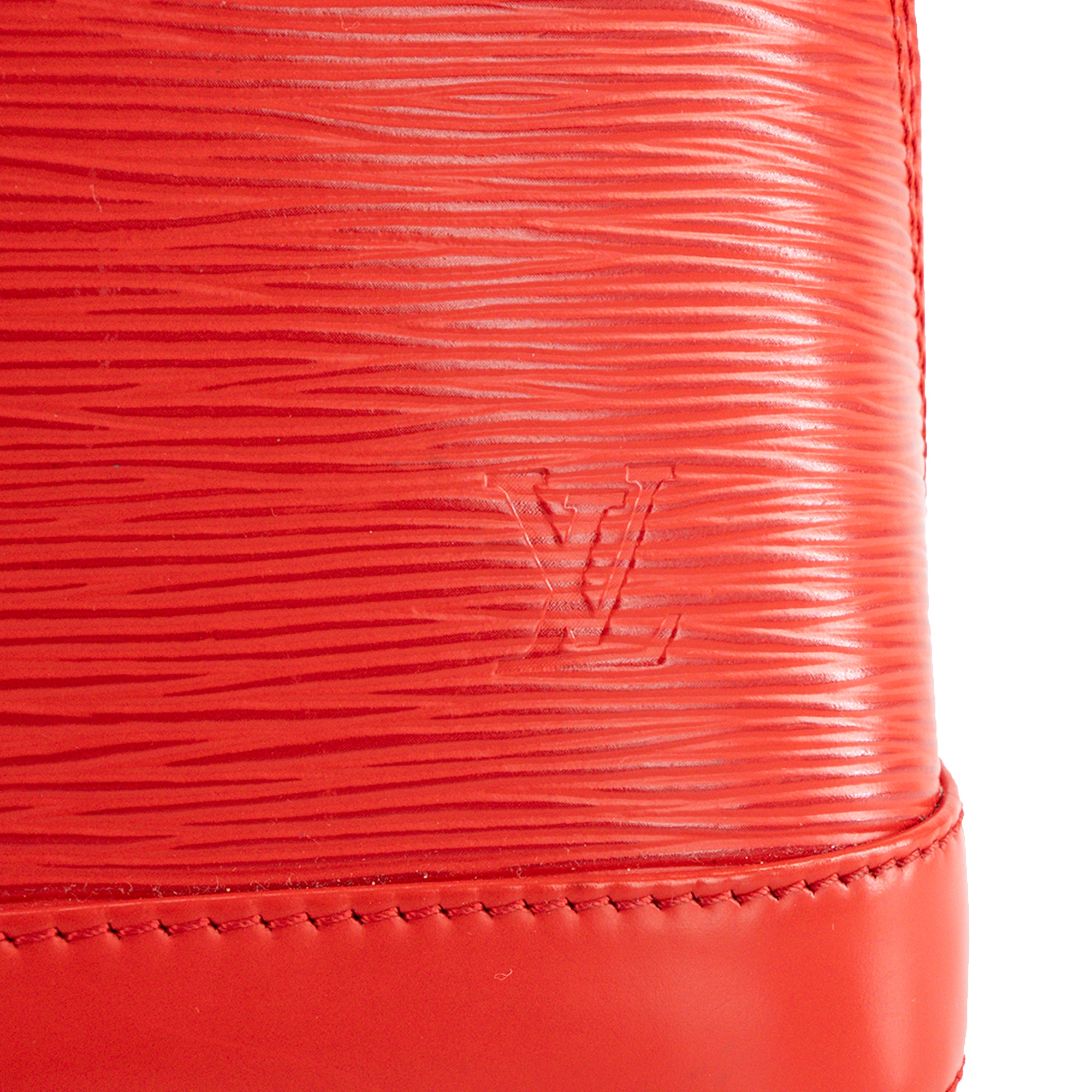 LOUIS VUITTON - Sac à bandoulière Alma BB Louis Vuitton en cuir épi rouge