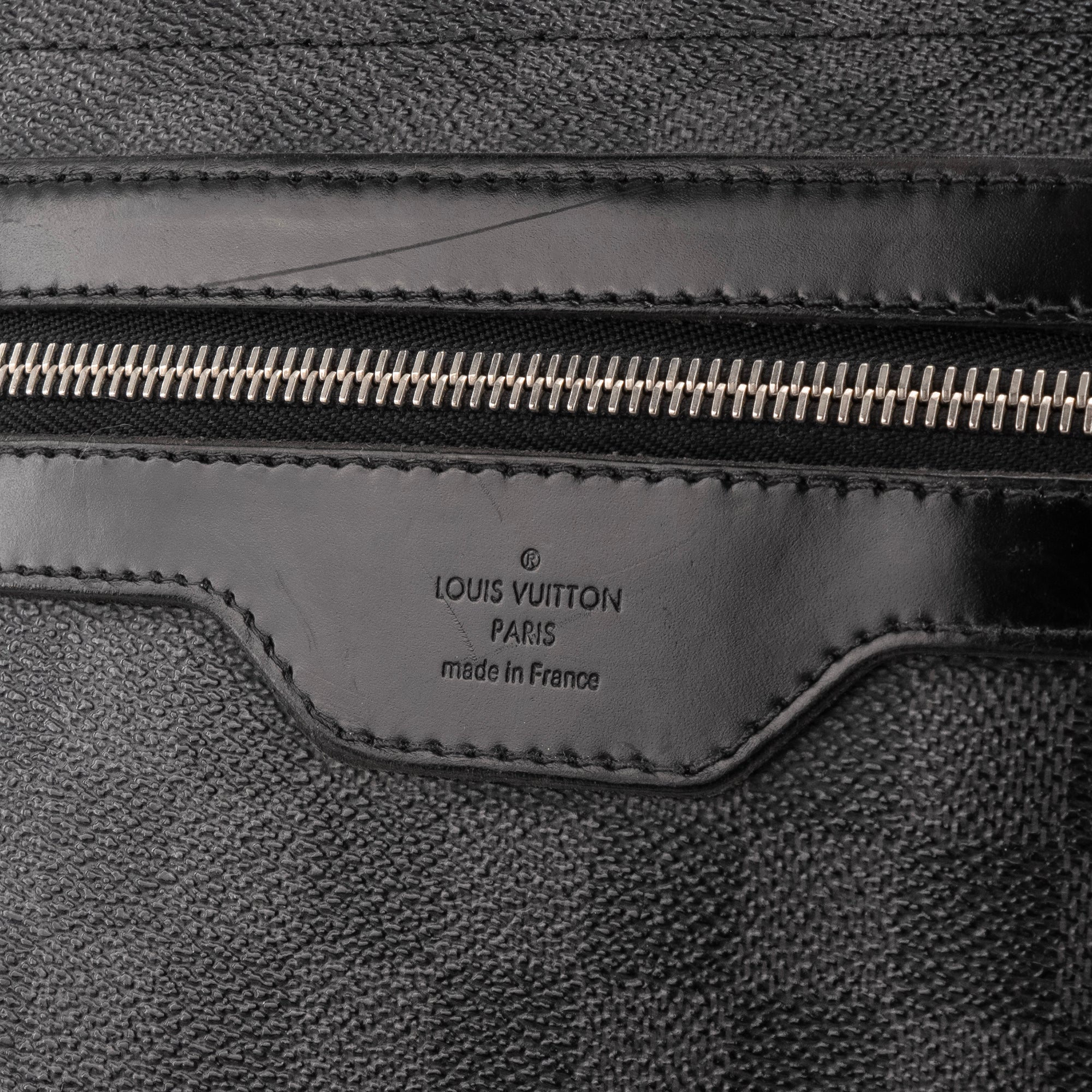 LOUIS VUITTON - Sac bandoulière District Louis Vuitton en toile enduite damier graphite