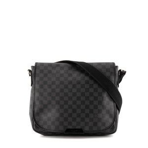 LOUIS VUITTON - Sac bandoulière District Louis Vuitton en toile enduite damier graphite