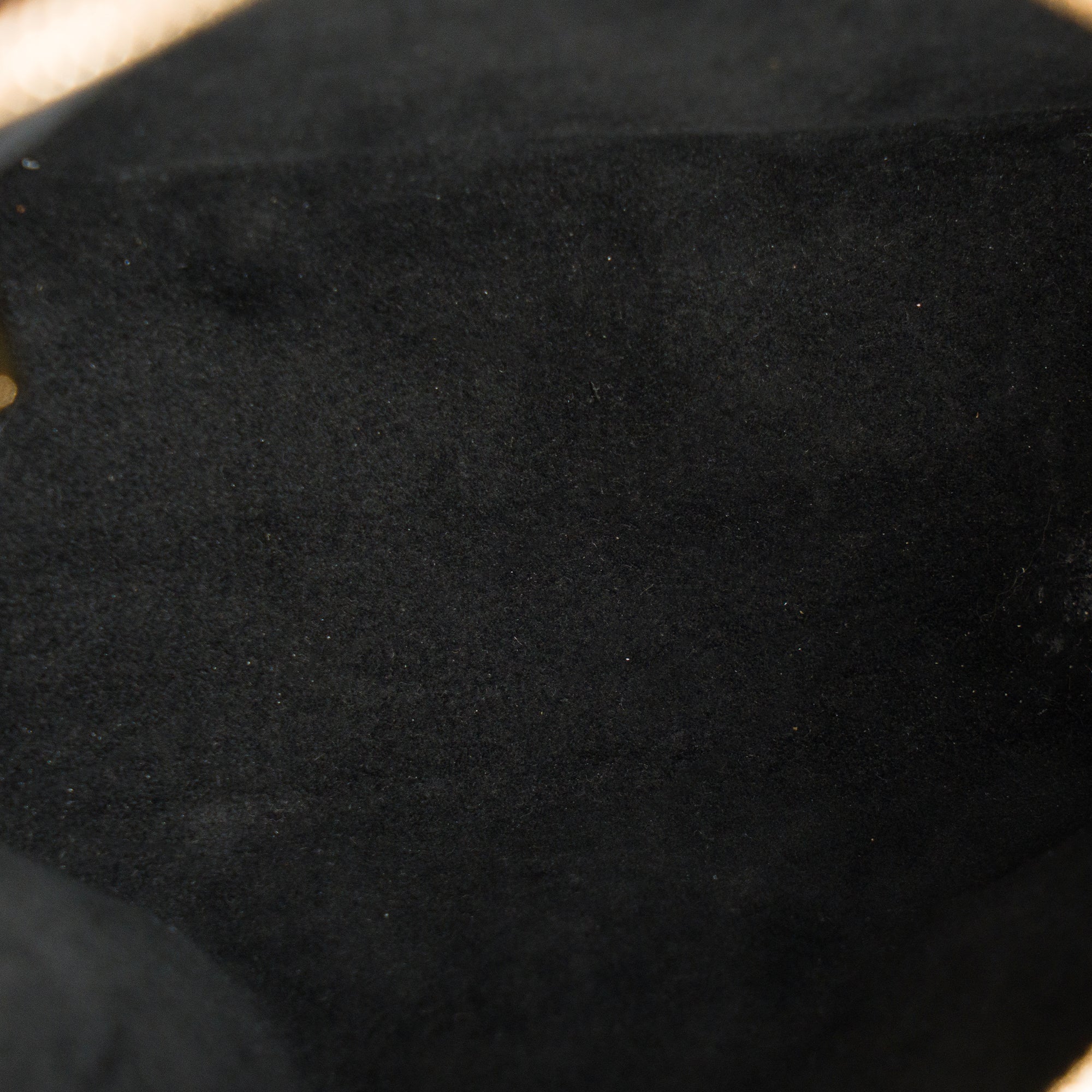 LOUIS VUITTON - Sac à bandoulière Petite Malle Souple Louis Vuitton  en toile enduite monogrammée et cuir noir