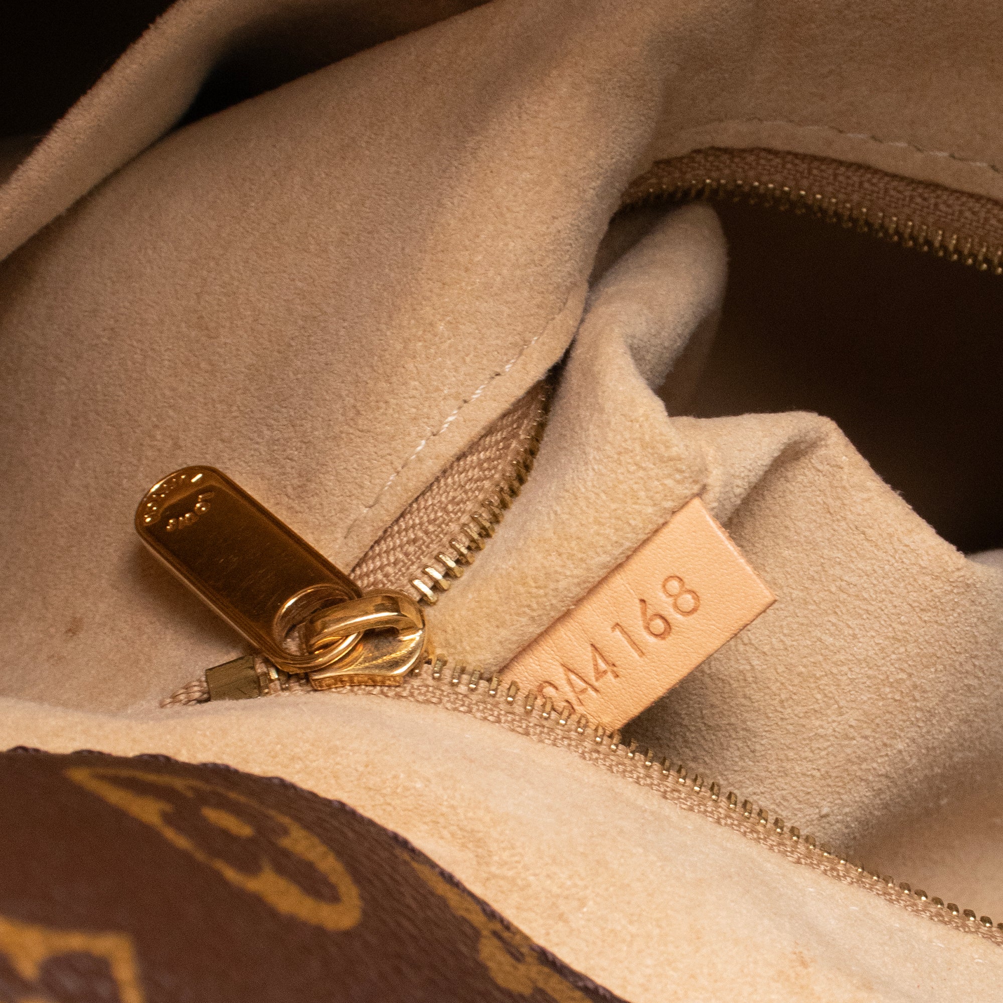 LOUIS VUITTON - Sac cabas Artsy MM Louis Vuitton en toile enduite monogrammée