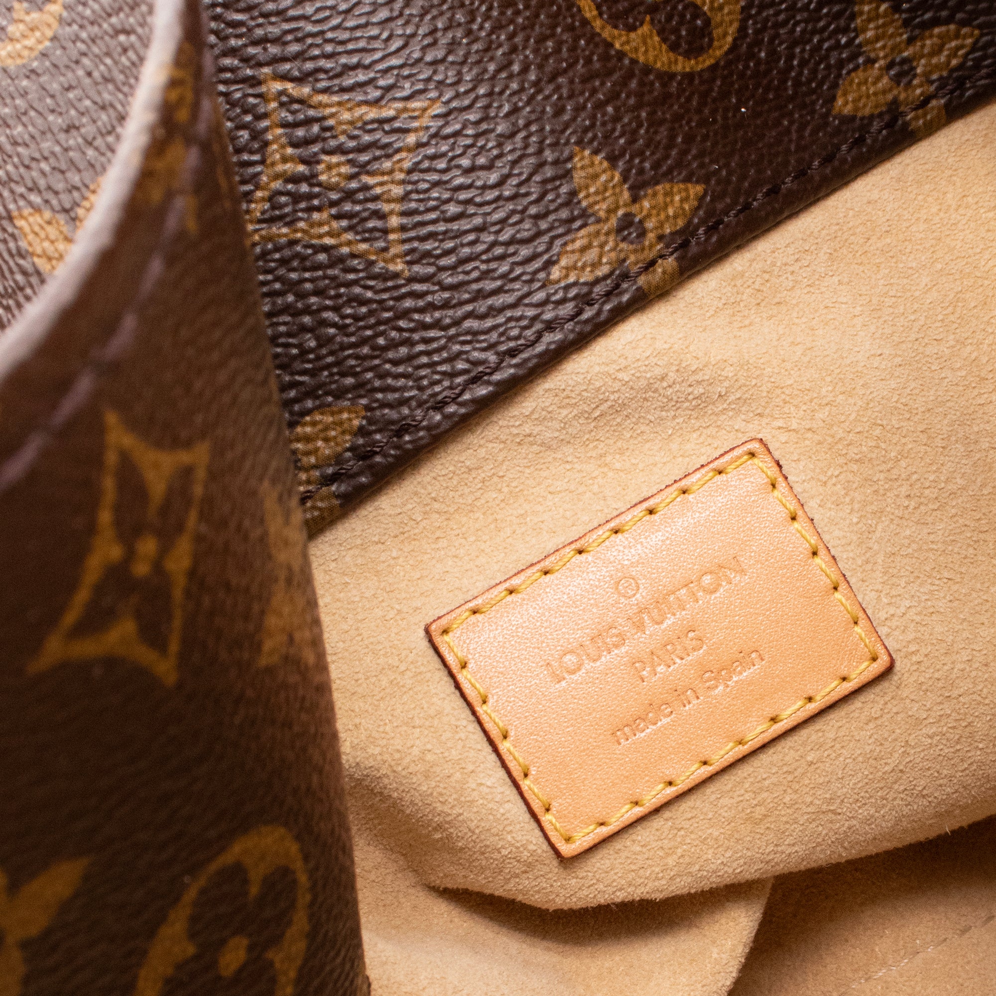 LOUIS VUITTON - Sac cabas Artsy MM Louis Vuitton en toile enduite monogrammée