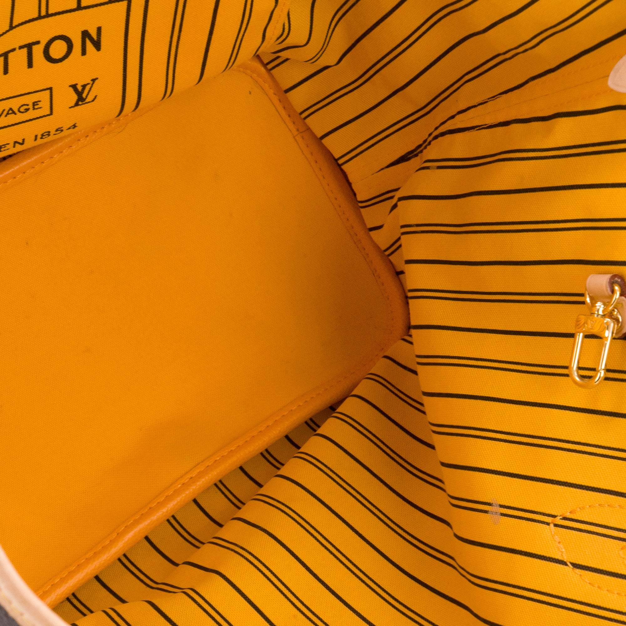 LOUIS VUITTON - Sac cabas Neverfull MM Inside Out Louis Vuitton réversible en toile enduite et toile jaune