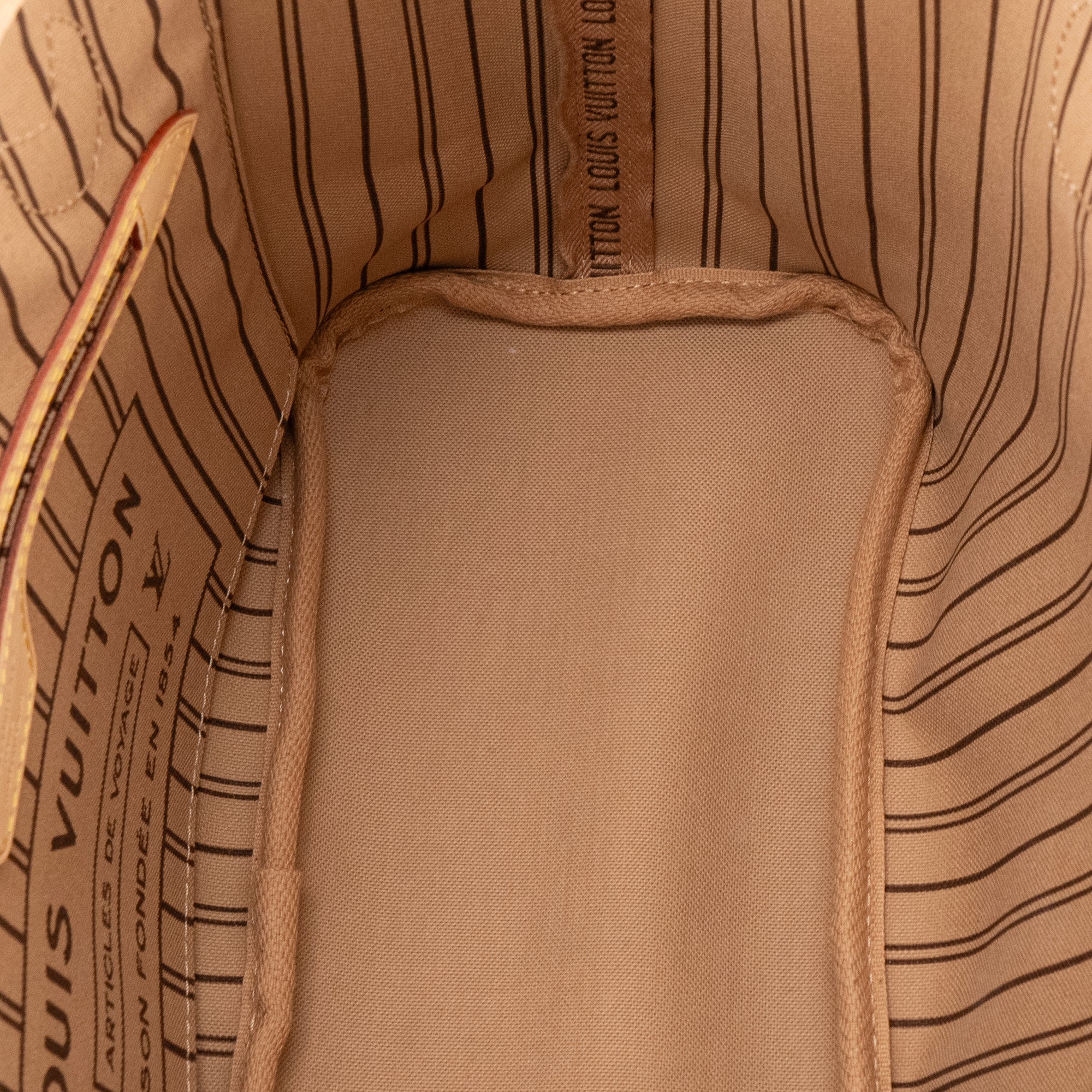 LOUIS VUITTON - Sac cabas Neverfull PM Louis Vuitton en toile enduite monogrammée