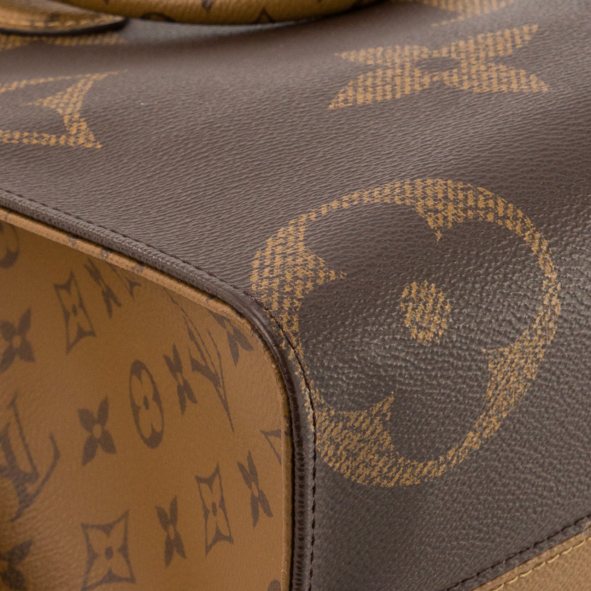 LOUIS VUITTON - Sac cabas Onthego MM Louis Vuitton en toile enduite monogrammée