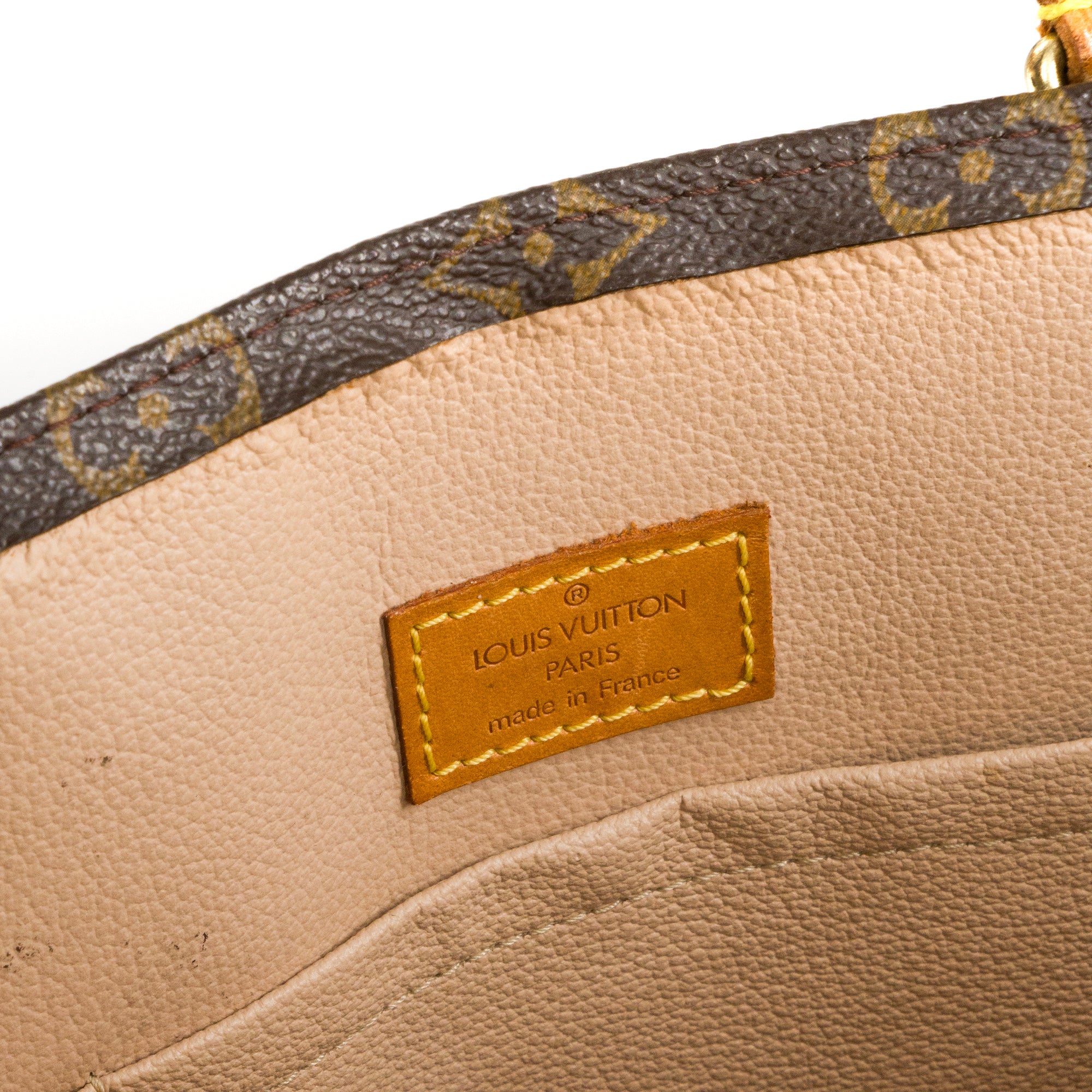 LOUIS VUITTON - Sac Cabas Plat Louis Vuitton en toile enduite monogrammée vintage