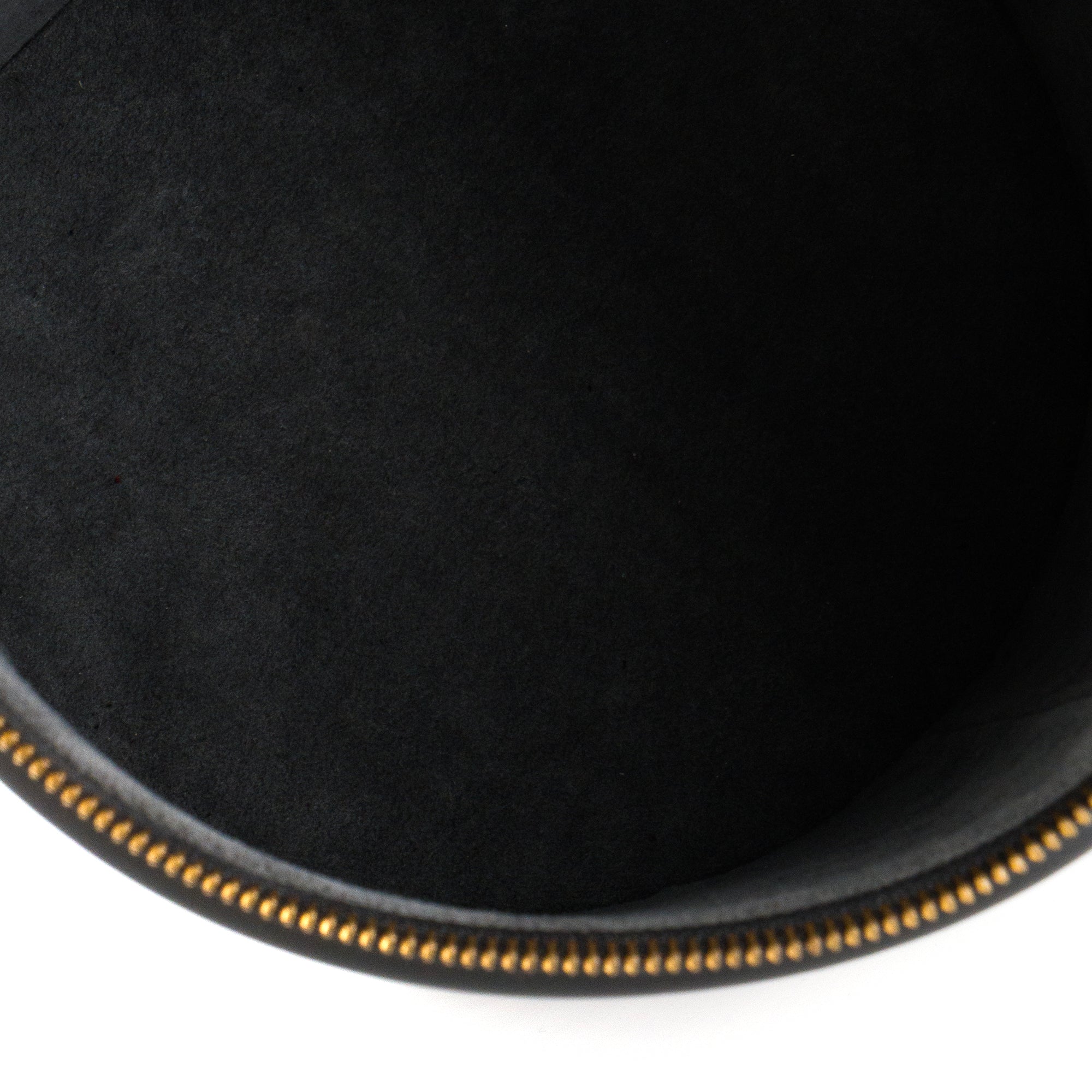 LOUIS VUITTON - Sac Cannes Louis Vuitton en cuir épi noir vintage