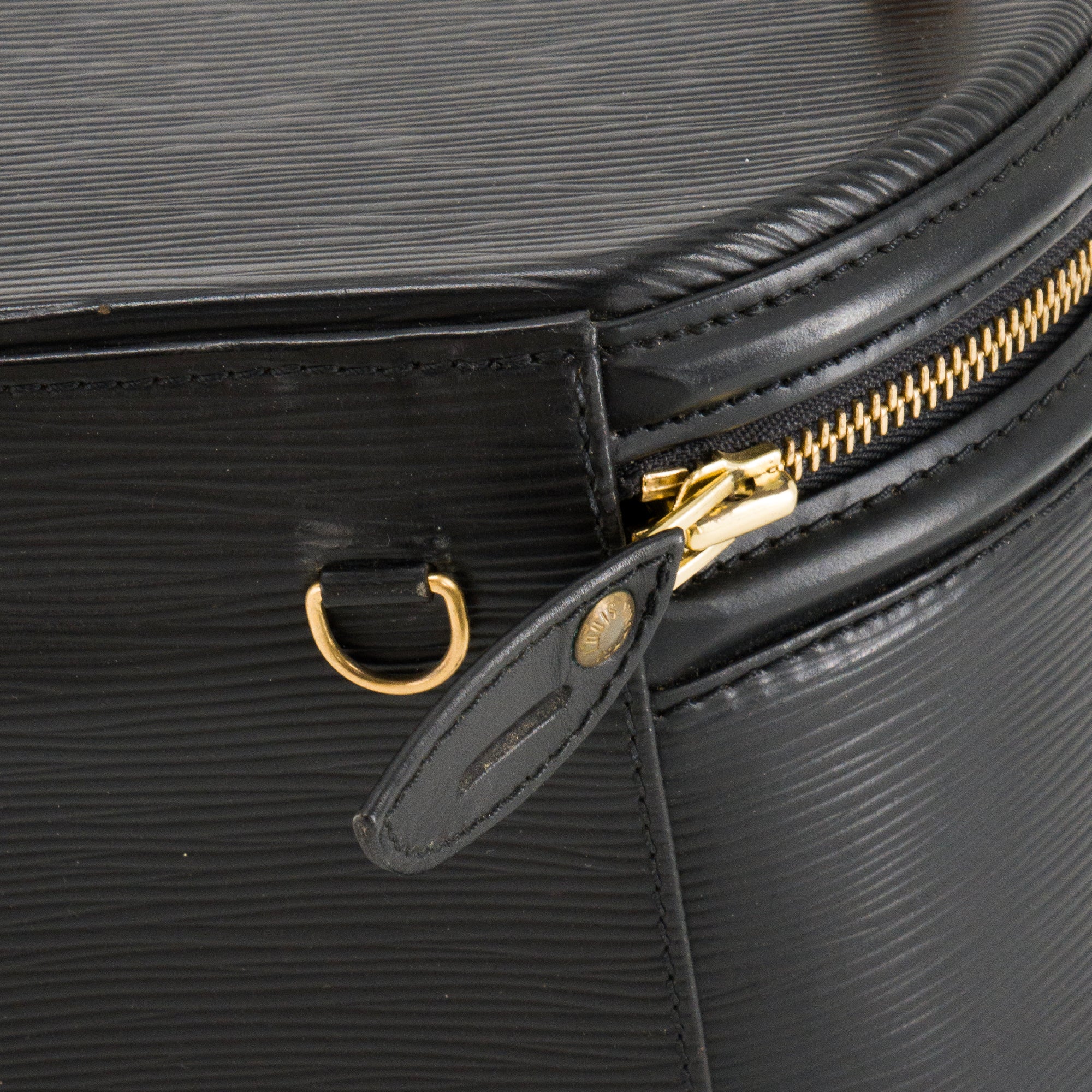 LOUIS VUITTON - Sac Cannes Louis Vuitton en cuir épi noir vintage