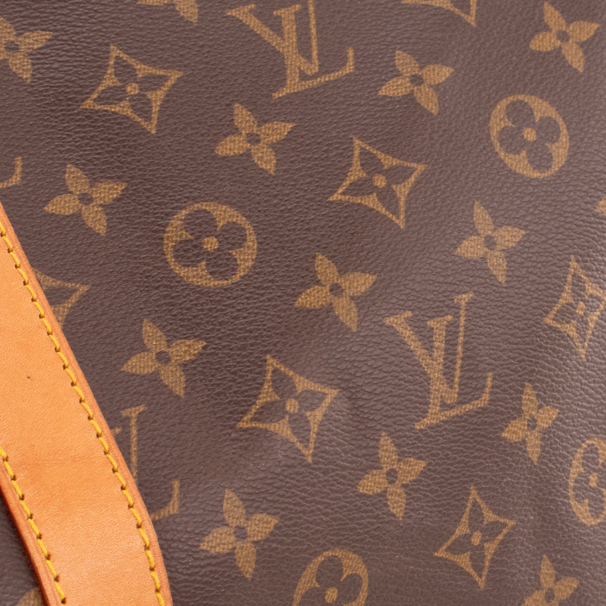LOUIS VUITTON - Sac de voyage Keepall 55 bandoulière Louis Vuitton en toile enduite monogrammée vintage