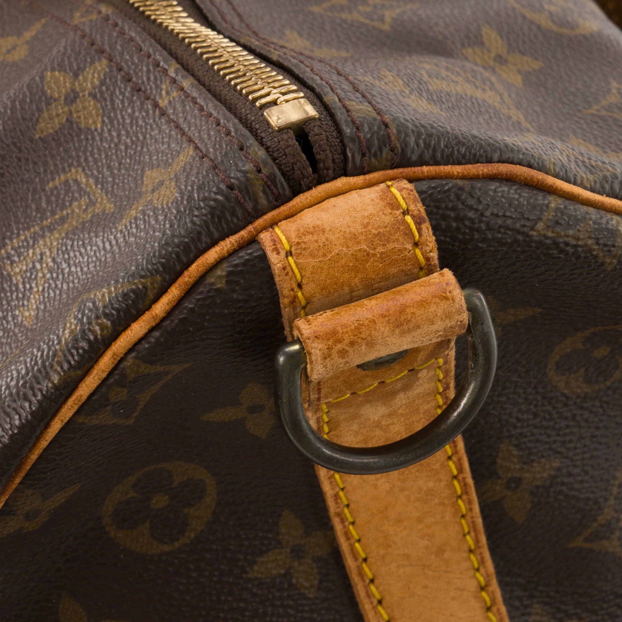 LOUIS VUITTON - Sac de voyage Keepall 55 bandoulière Louis Vuitton en toile enduite monogrammée vintage