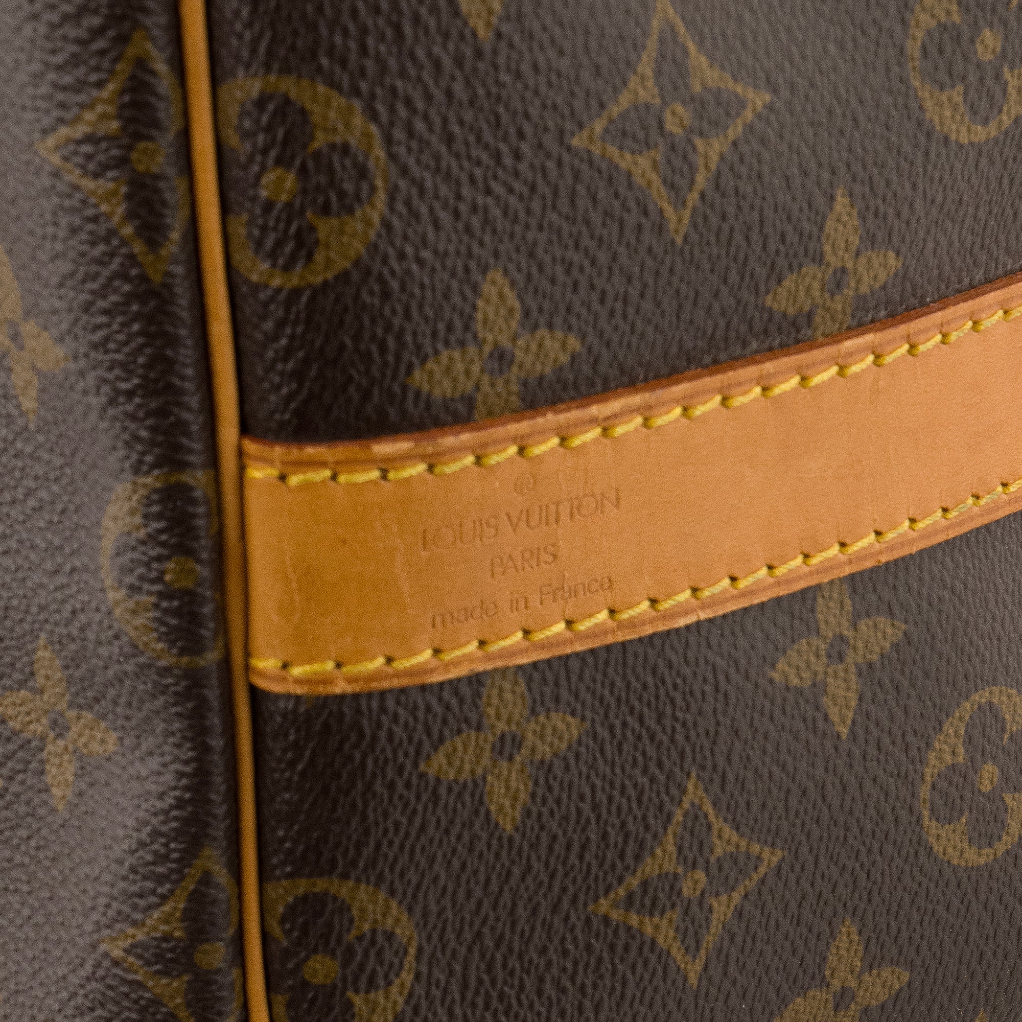 LOUIS VUITTON - Sac de voyage Keepall 55 bandoulière Louis Vuitton en toile enduite monogrammée vintage