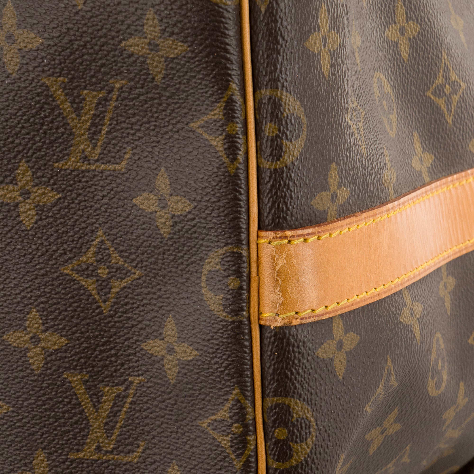 LOUIS VUITTON - Sac de voyage Keepall 55 bandoulière Louis Vuitton en toile enduite monogrammée vintage