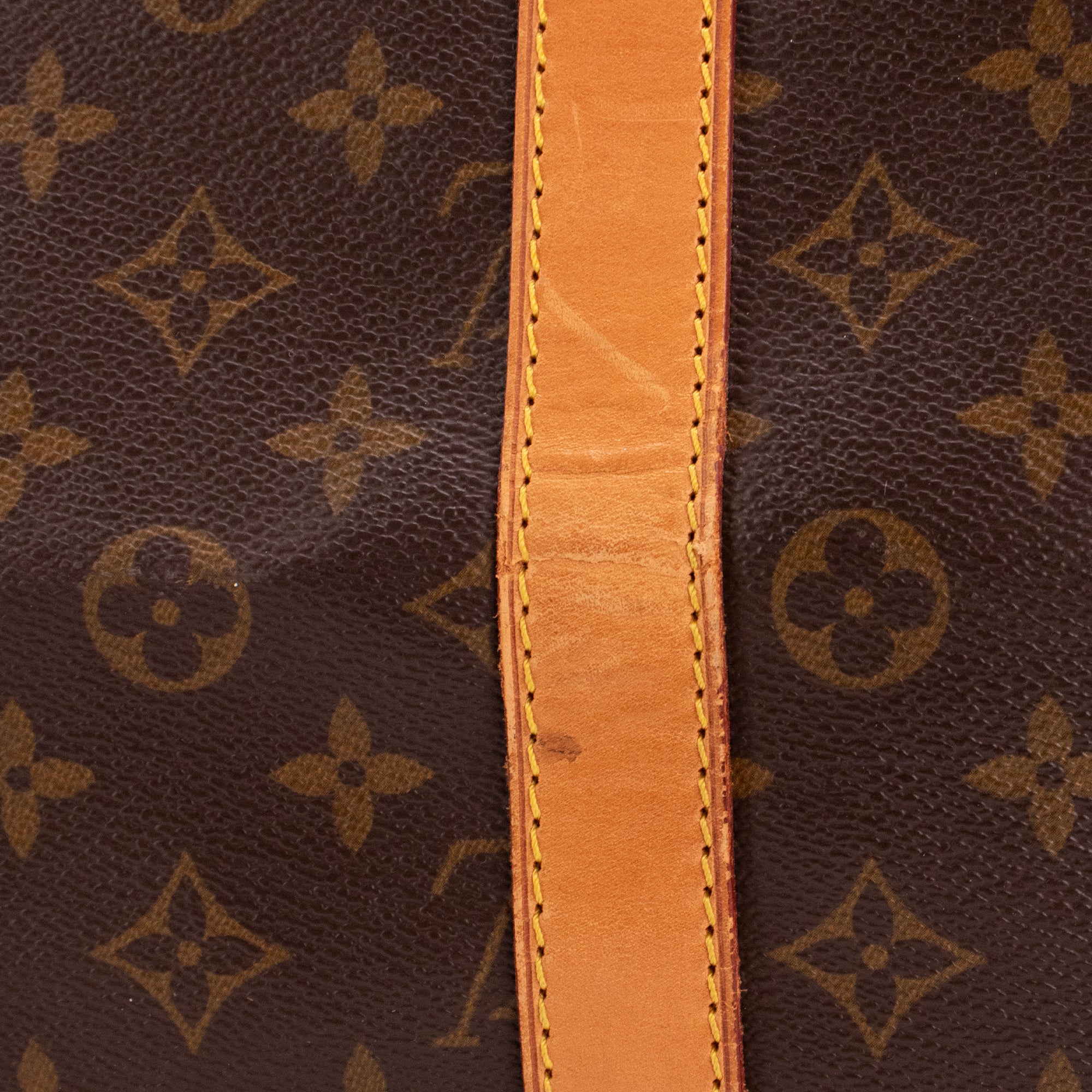 LOUIS VUITTON - Sac de voyage Keepall 55 bandoulière Louis Vuitton en toile enduite monogrammée vintage