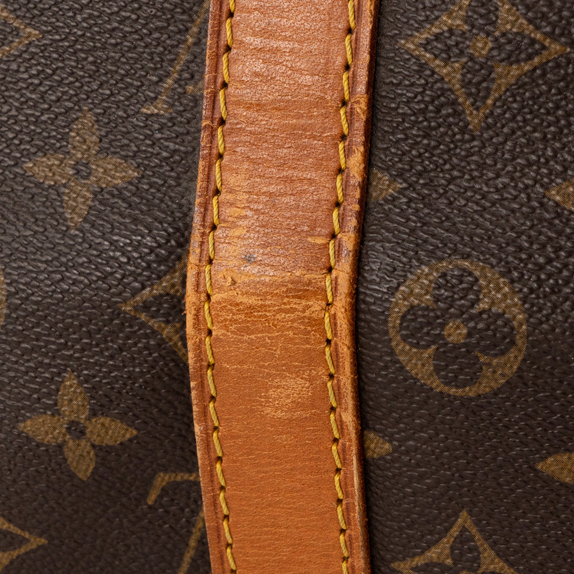 LOUIS VUITTON - Sac de voyage Keepall 55 Louis Vuitton en toile enduite monogrammée vintage