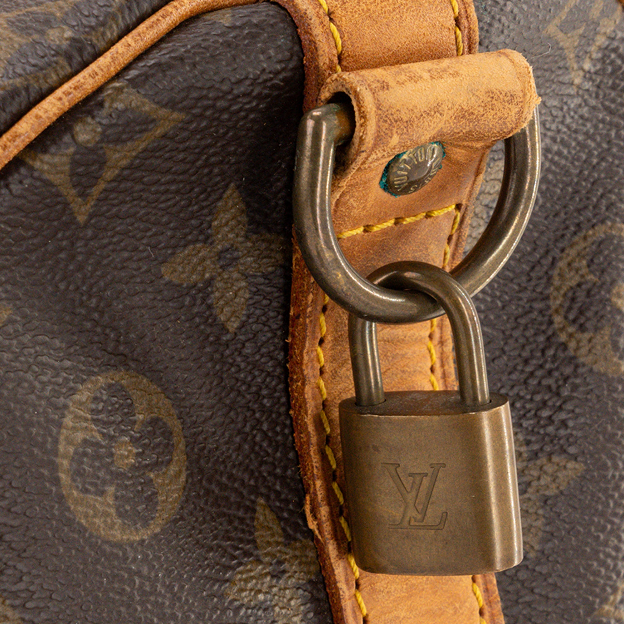 LOUIS VUITTON - Sac de voyage Keepall 55 Louis Vuitton en toile monogrammée marron vintage