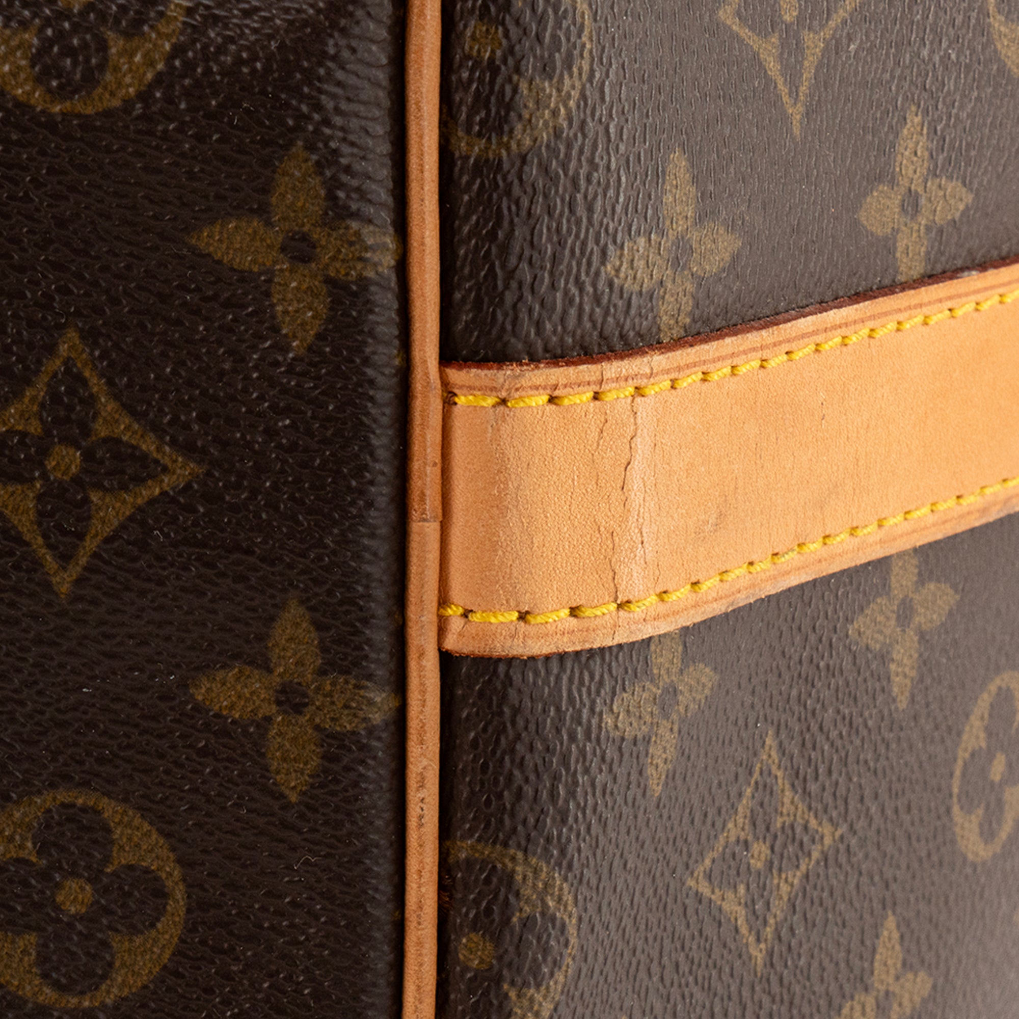 LOUIS VUITTON - Sac de voyage Keepall 60 bandoulière Louis Vuitton en toile enduite monogrammée vintage