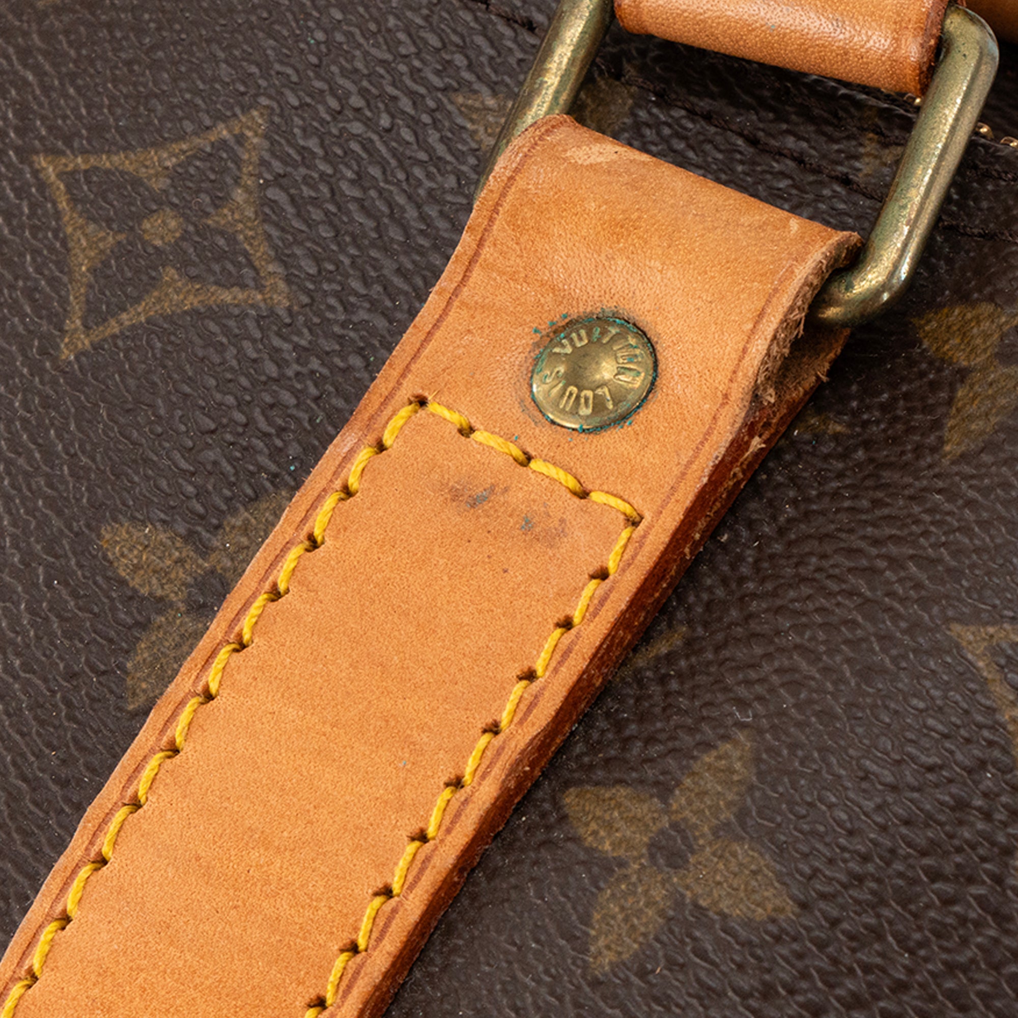 LOUIS VUITTON - Sac de voyage Keepall 60 bandoulière Louis Vuitton en toile enduite monogrammée vintage