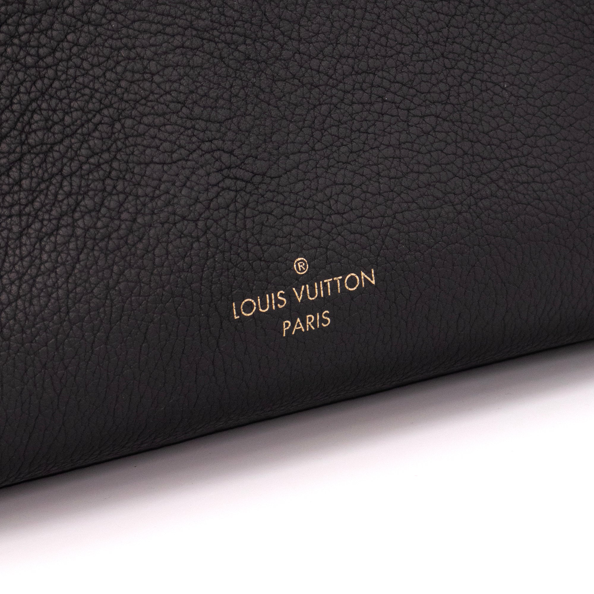 LOUIS VUITTON - Sac à main Lock & Go PM Louis Vuitton en cuir grainé noir