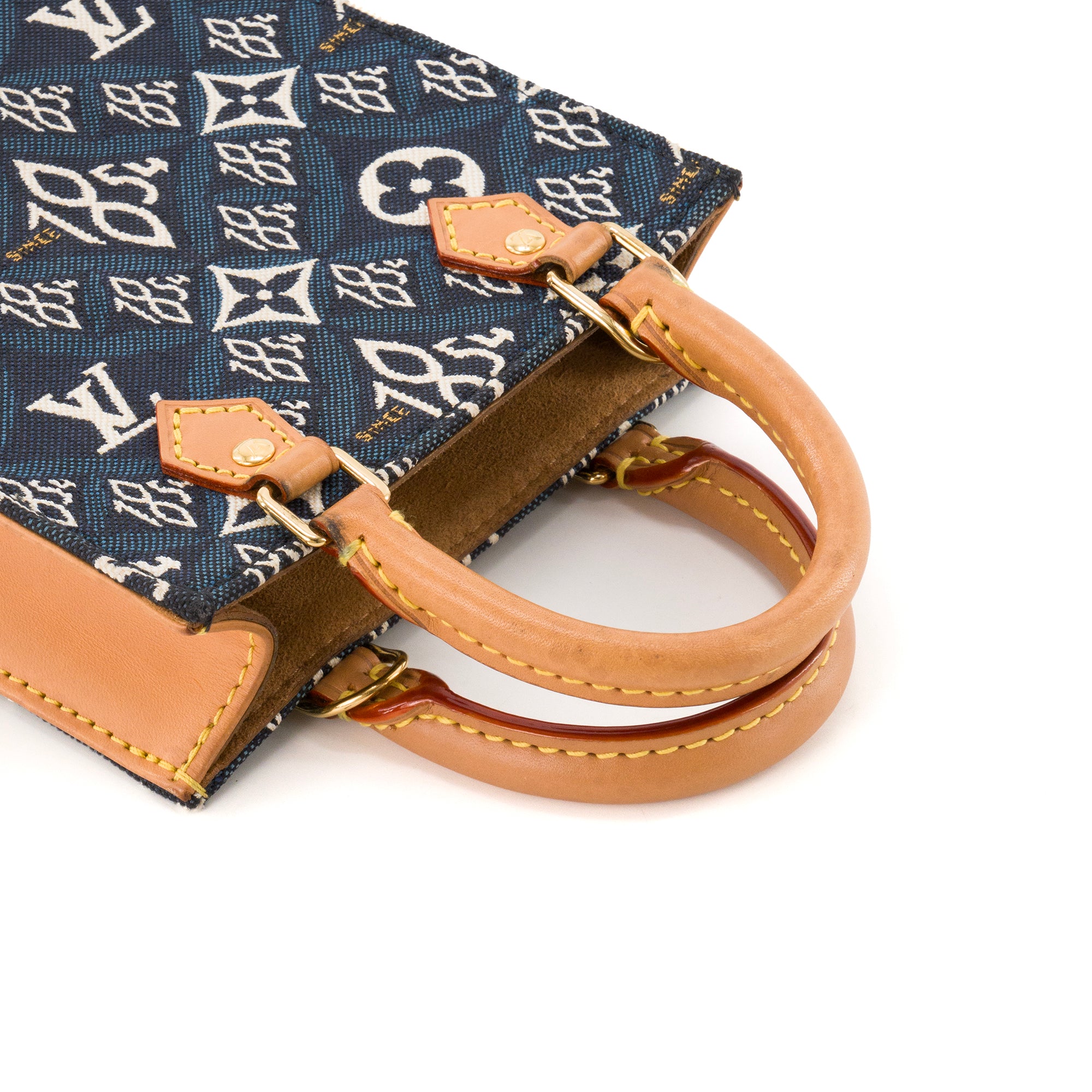 LOUIS VUITTON - Sac à bandoulière Plat mini Louis Vuitton en denim et cuir naturel édition limitée Since 1854