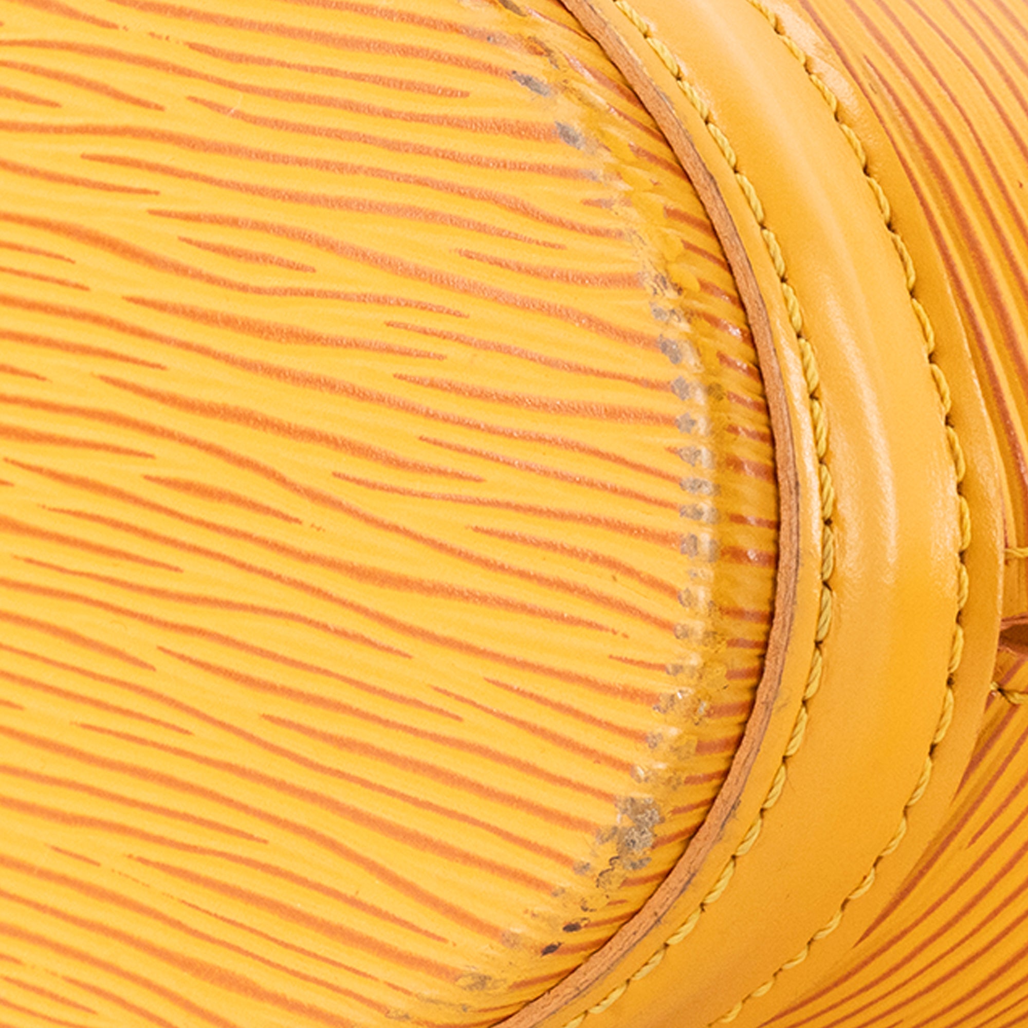 LOUIS VUITTON - Sac à épaule Saint Jacques Louis Vuitton en cuir épi jaune