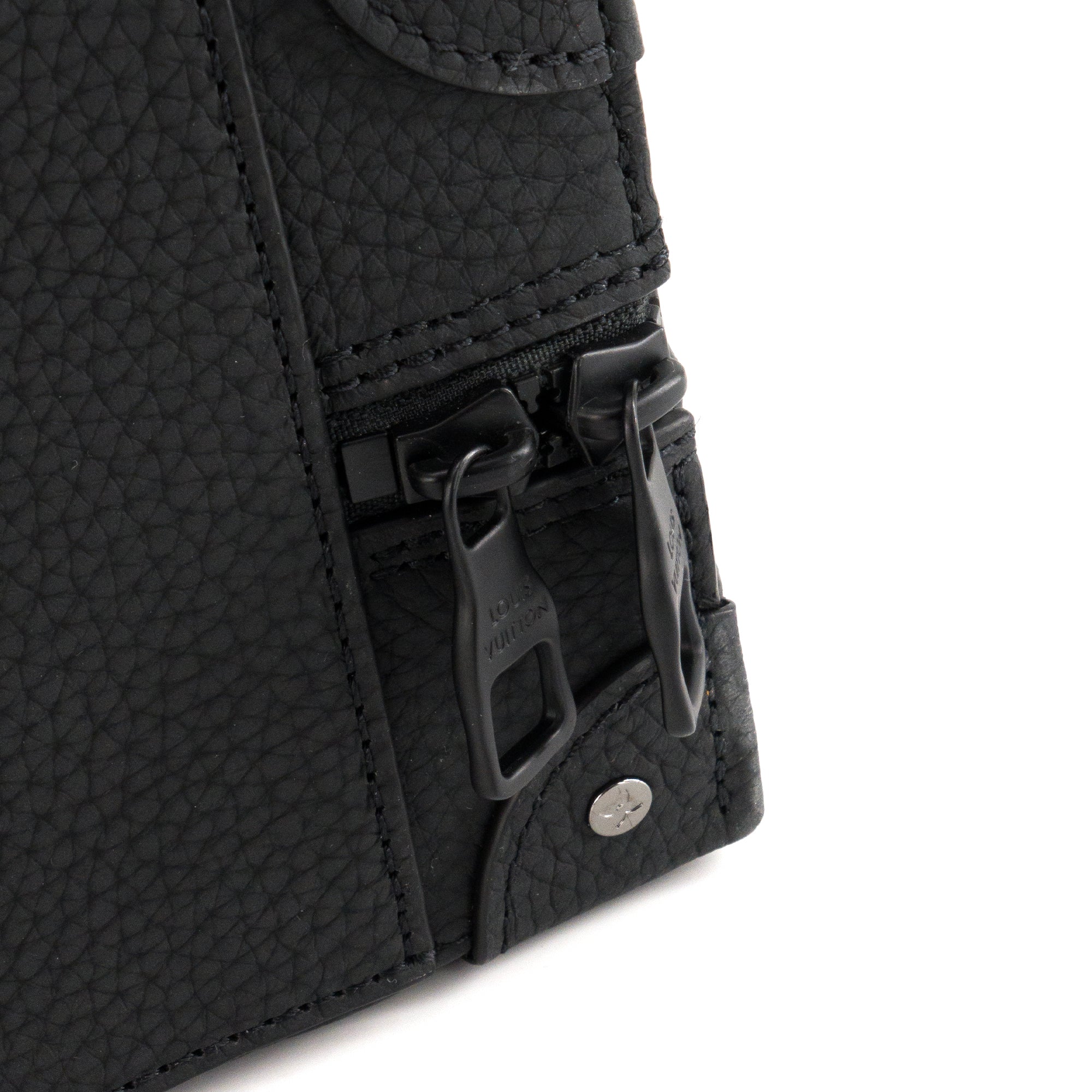 LOUIS VUITTON - Sac Soft Trunk Cartoon Louis Vuitton en cuir monogrammé noir