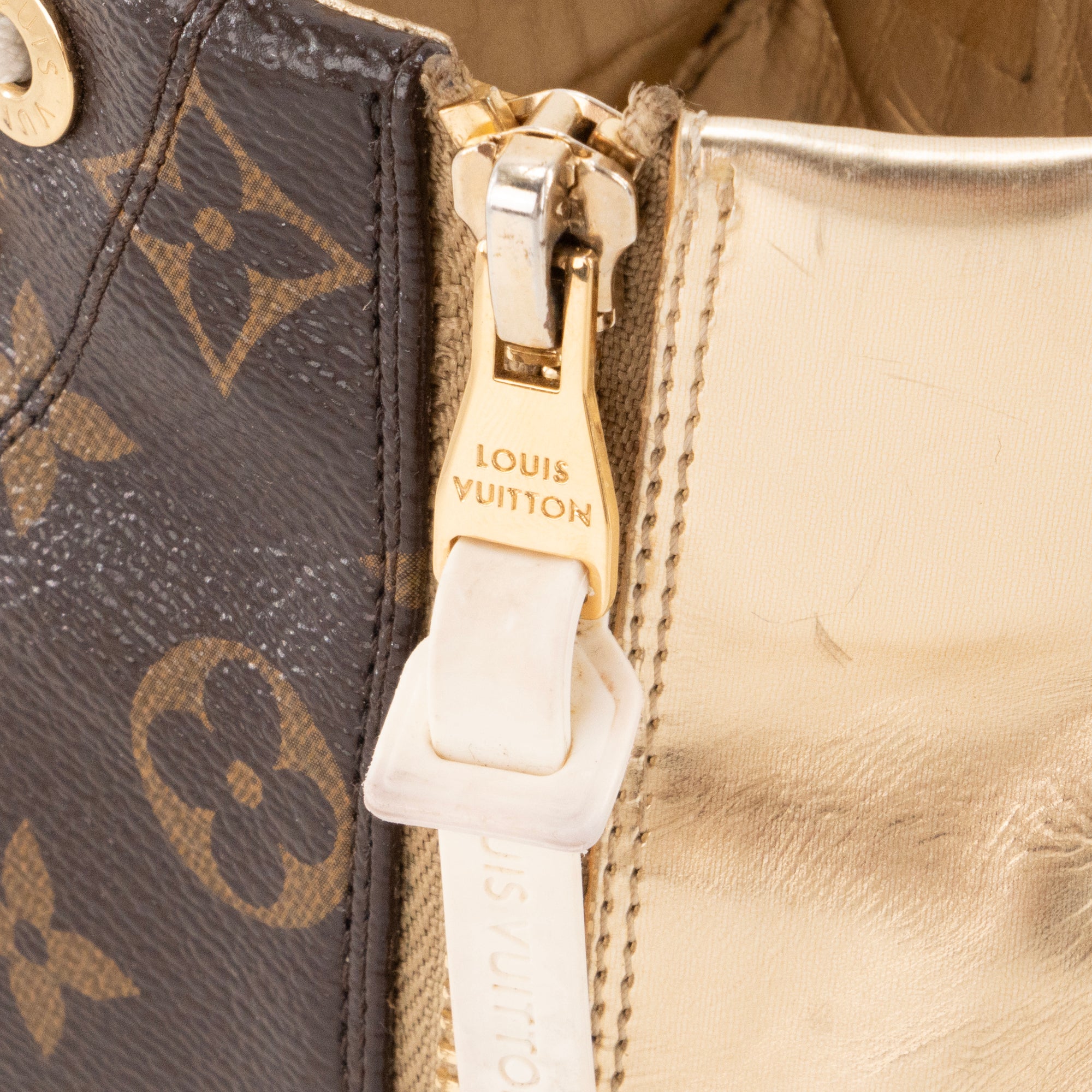 LOUIS VUITTON - Sneakers Stellar Louis Vuitton en toile enduite monogrammée et cuir métallisé doré (37,5)