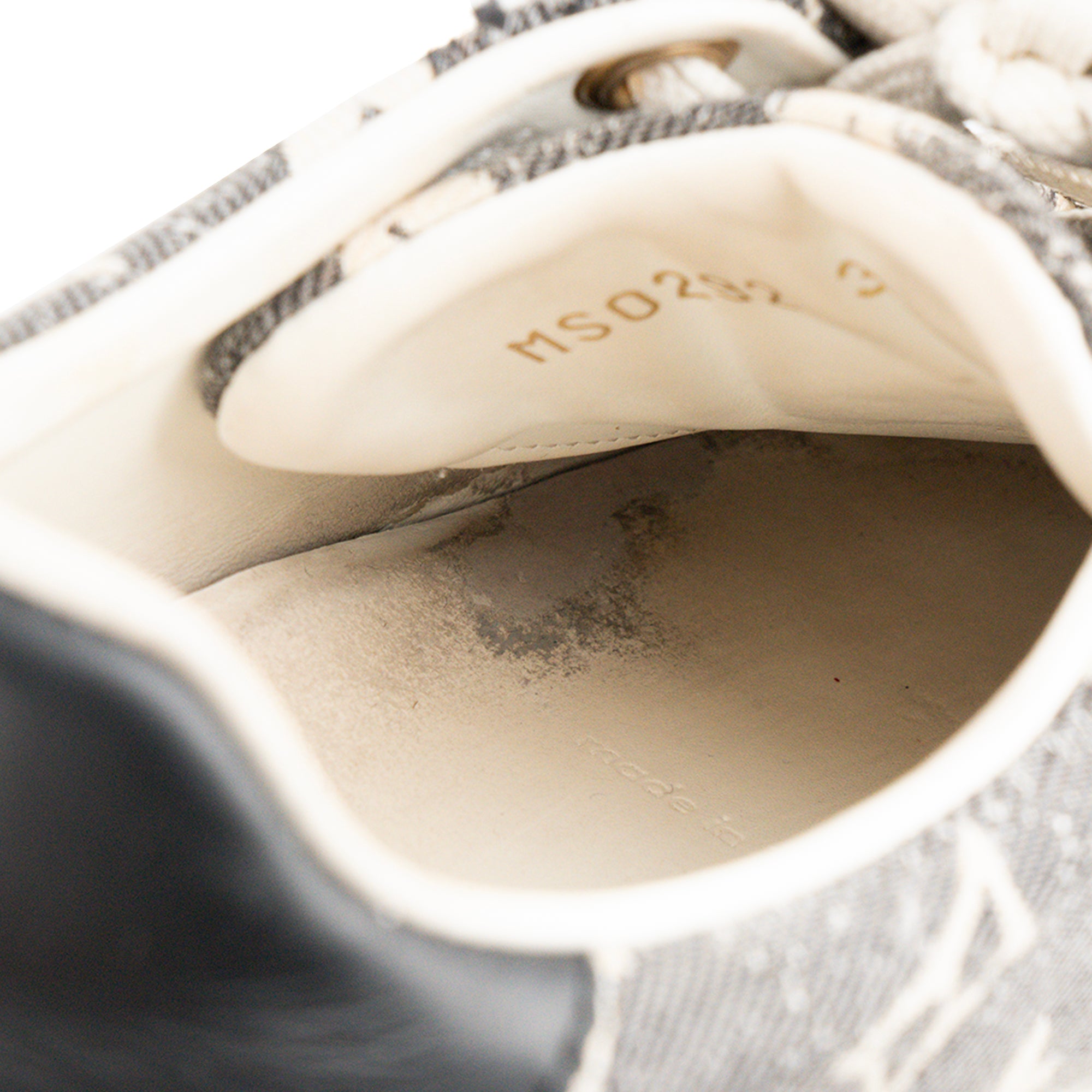 LOUIS VUITTON - Sneakers Time Out Louis Vuitton en denim monogrammé gris et beige (T37)