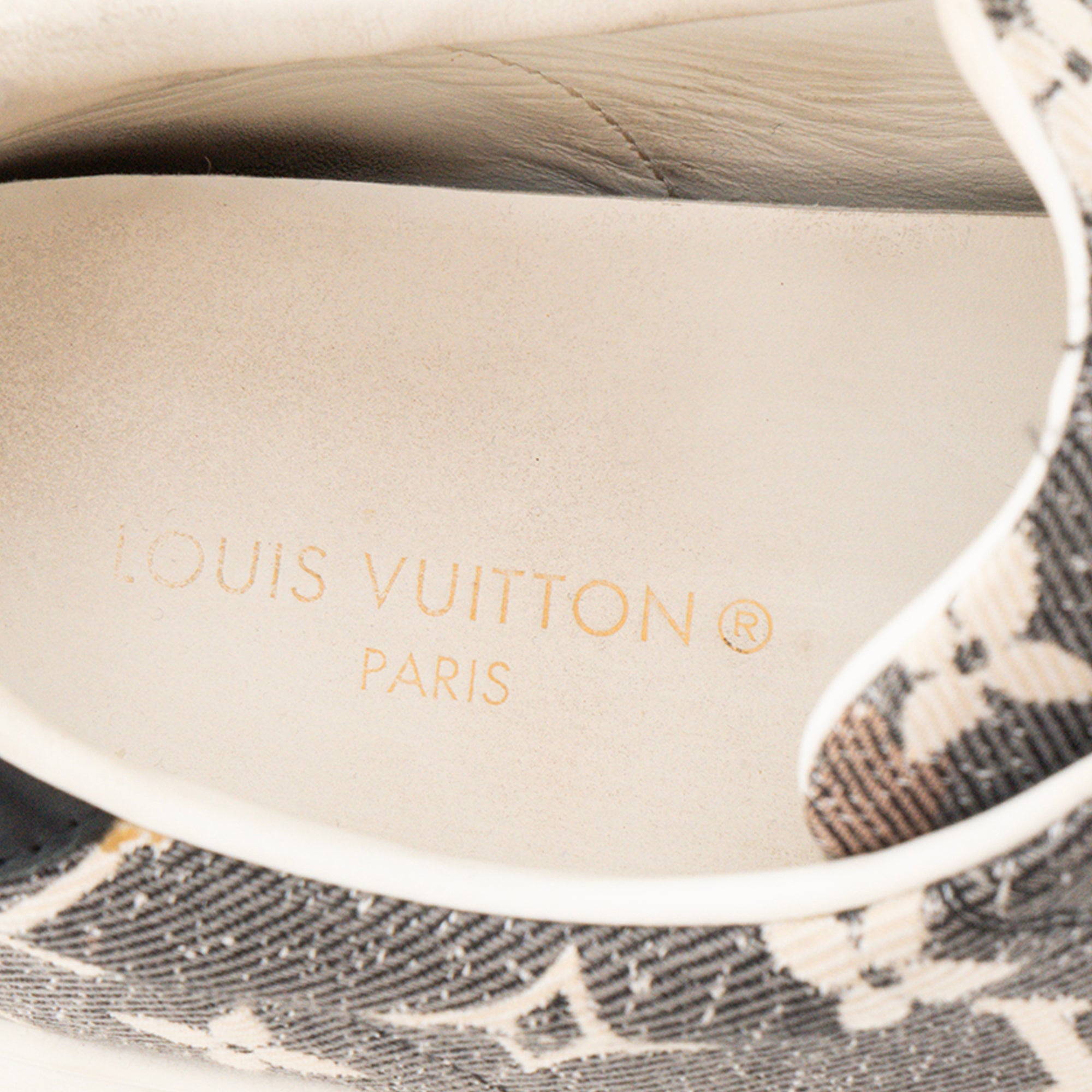 LOUIS VUITTON - Sneakers Time Out Louis Vuitton en denim monogrammé gris et beige (T37)