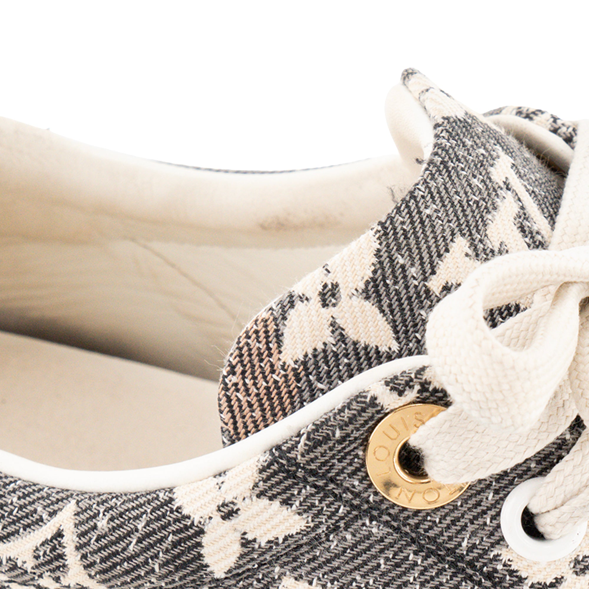 LOUIS VUITTON - Sneakers Time Out Louis Vuitton en denim monogrammé gris et beige (T37)