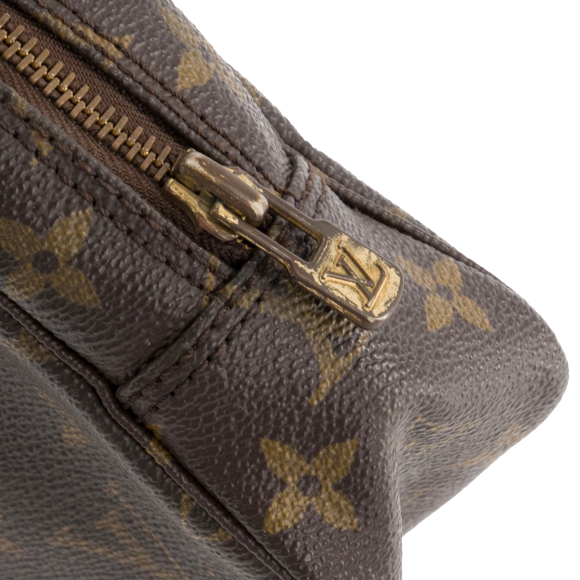 LOUIS VUITTON - Trousse de toilette 23 Louis Vuitton en toile enduite monogrammée vintage