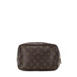 LOUIS VUITTON - Trousse de toilette 23 Louis Vuitton en toile enduite monogrammée vintage