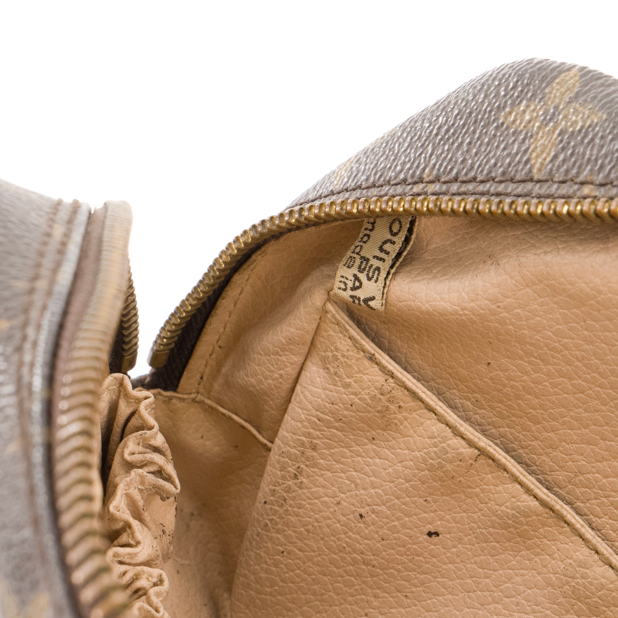 LOUIS VUITTON - Trousse de toilette 23 Louis Vuitton en toile enduite monogrammée vintage