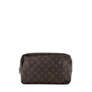 LOUIS VUITTON - Trousse de toilette 28 Louis Vuitton en toile enduite monogrammée vintage