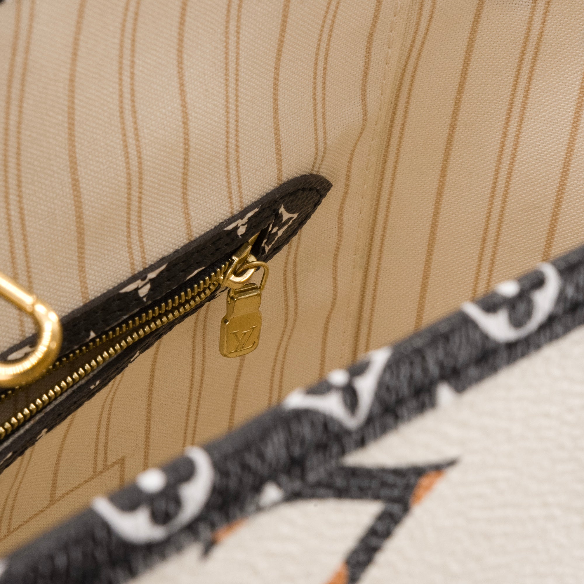 LOUIS VUITTON - Sac cabas Neverfull MM Giant Jungle Léopard Louis Vuitton en toile enduite marron et blanche édition limitée