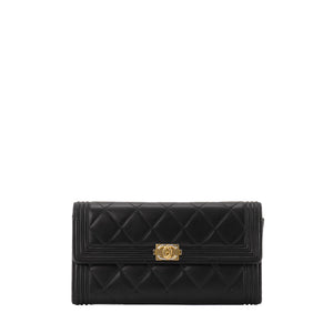 CHANEL - Portefeuille Boy Chanel en cuir lisse noir