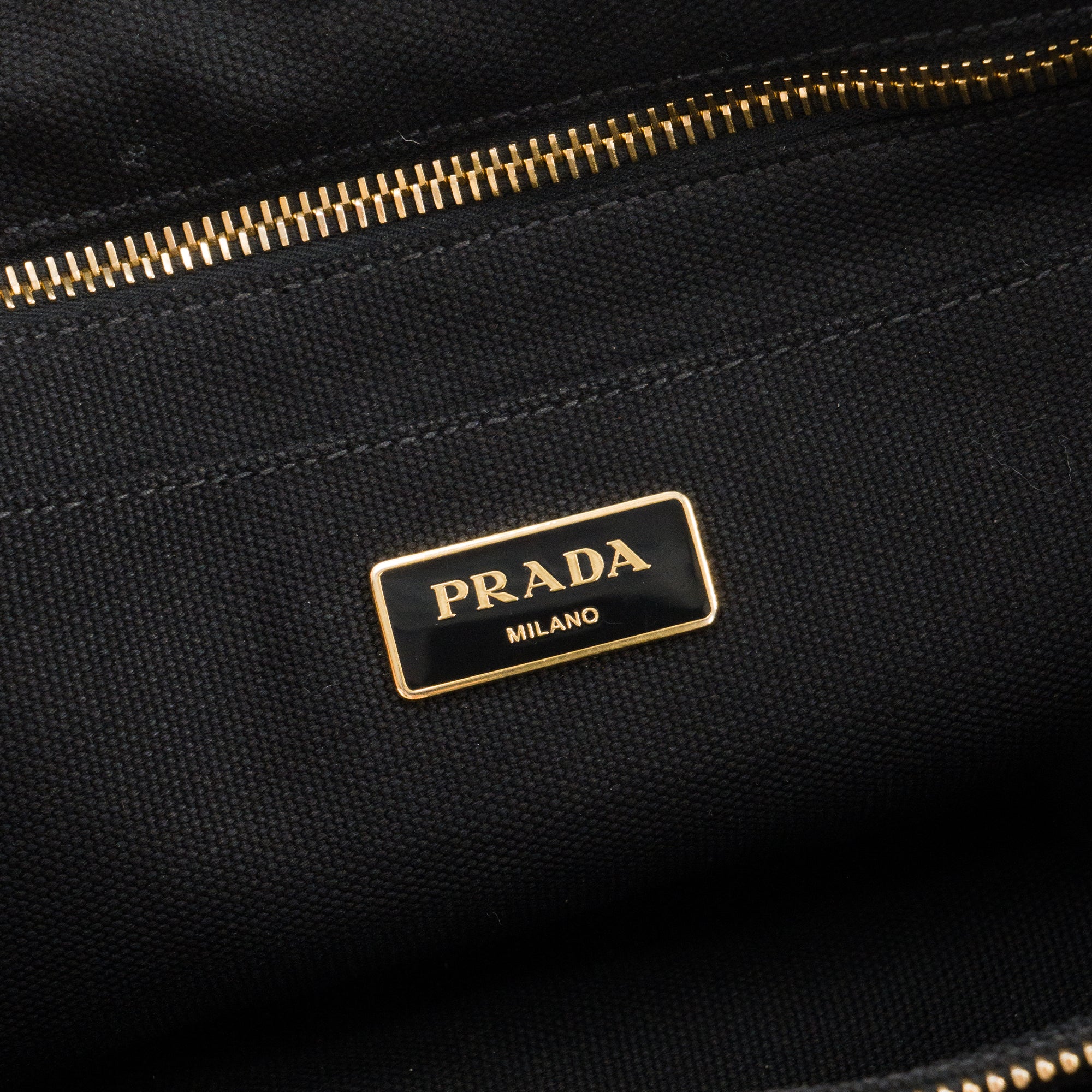 PRADA - Sac à bandoulière Canapa GM Prada en denim noir et strass gris