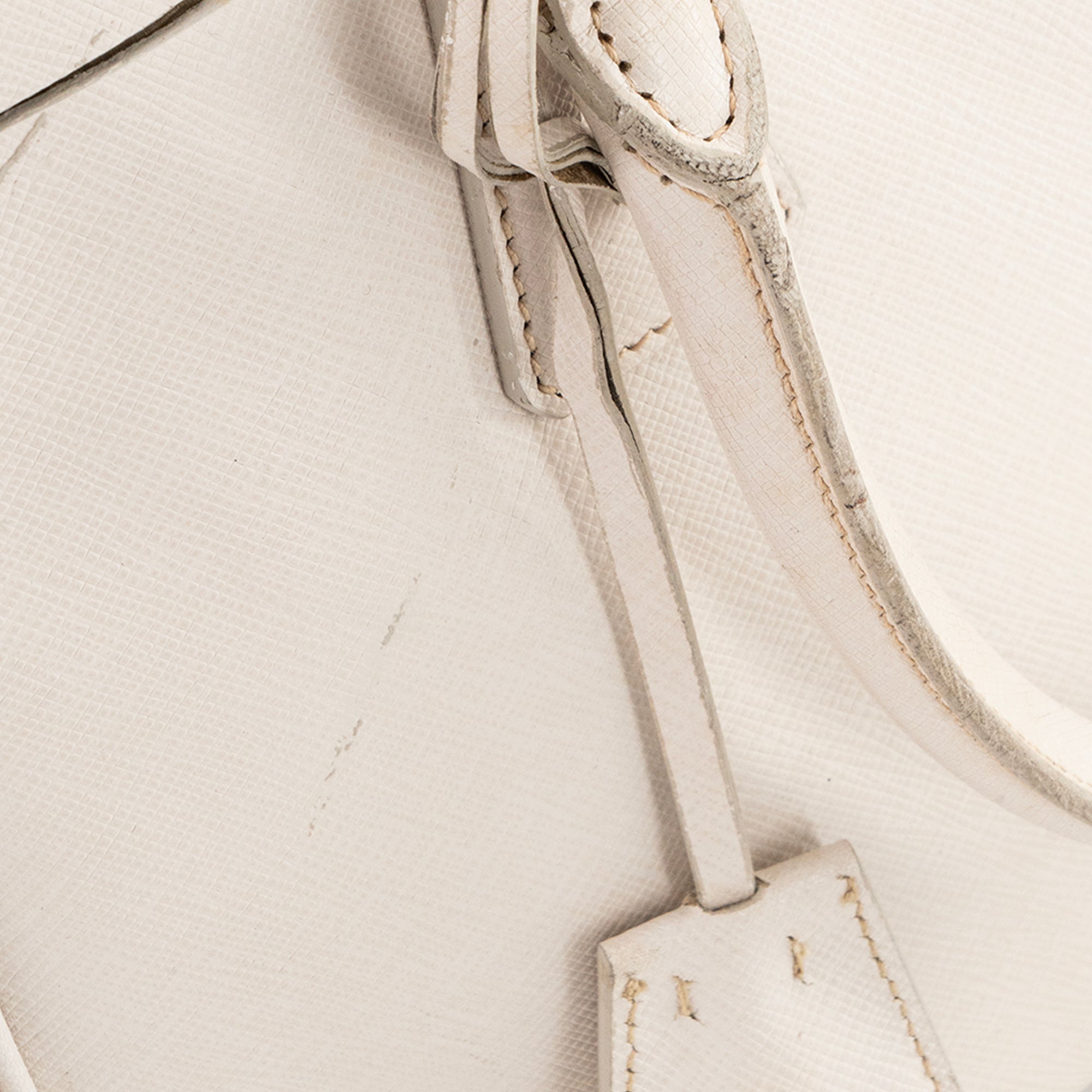 PRADA - Sac à bandoulière Galleria Prada en cuir grainé blanc