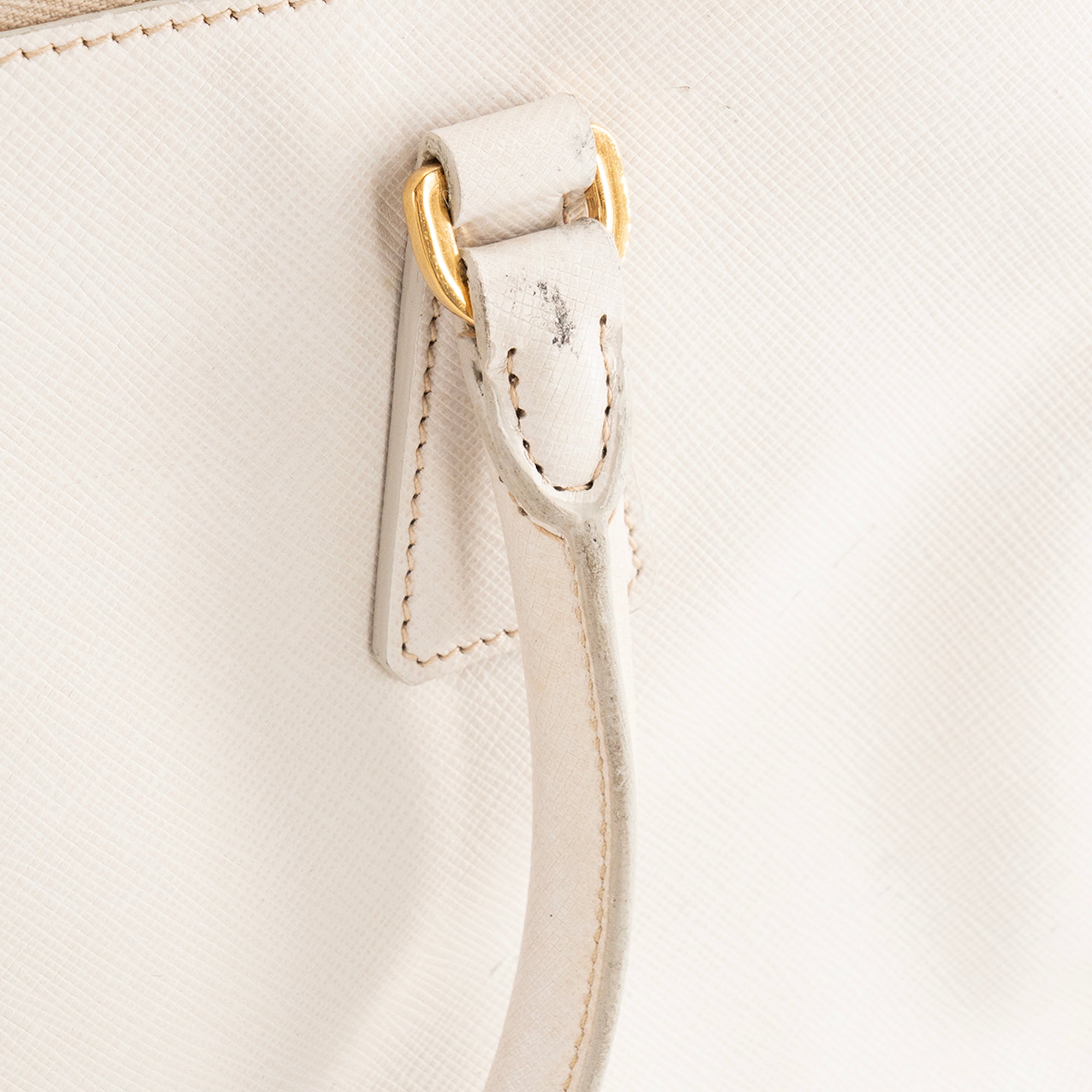 PRADA - Sac à bandoulière Galleria Prada en cuir grainé blanc