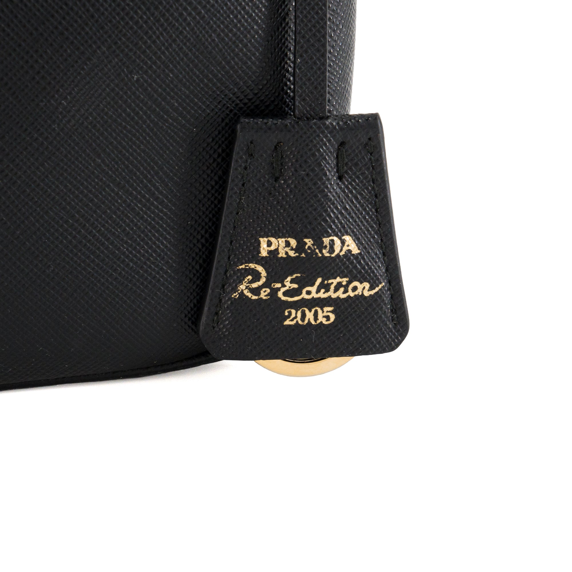 PRADA - Sac à bandoulière Re-Edition 2005 Prada en cuir saffiano noir