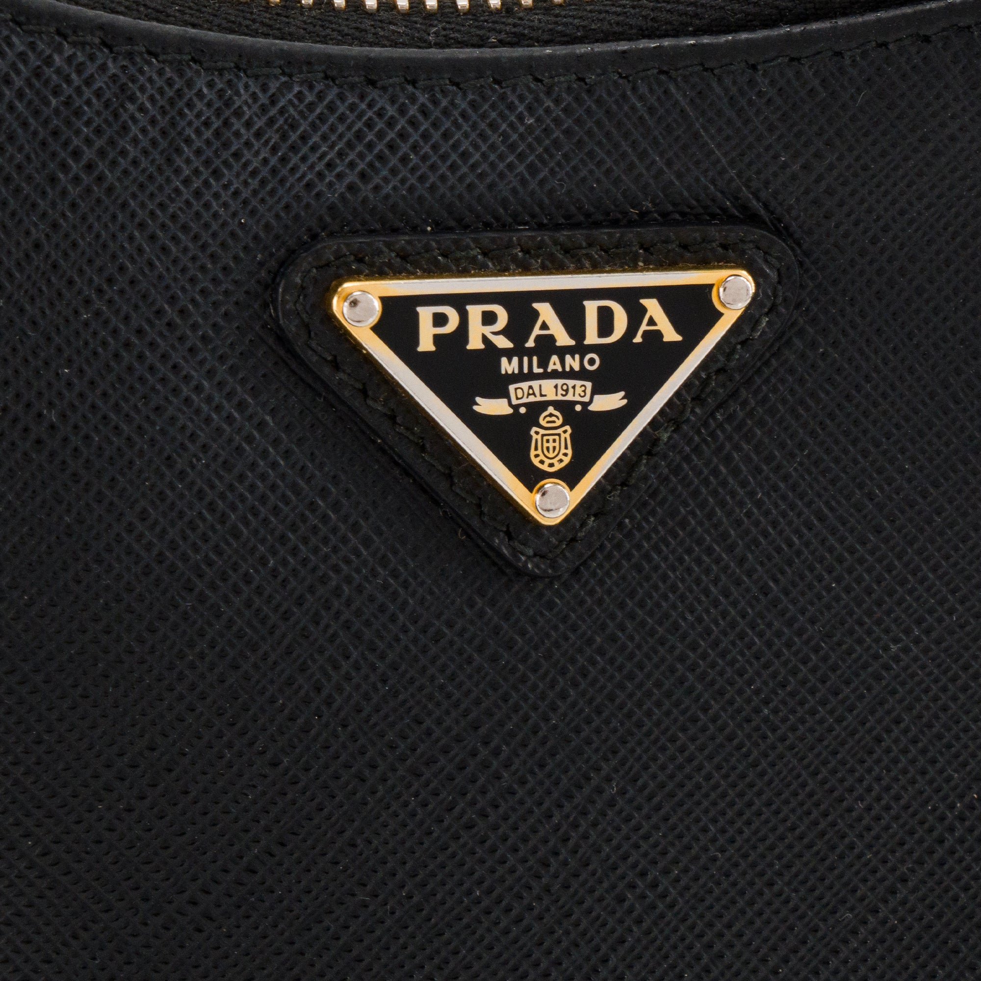 PRADA - Sac à bandoulière Re-Edition 2005 Prada en cuir saffiano noir
