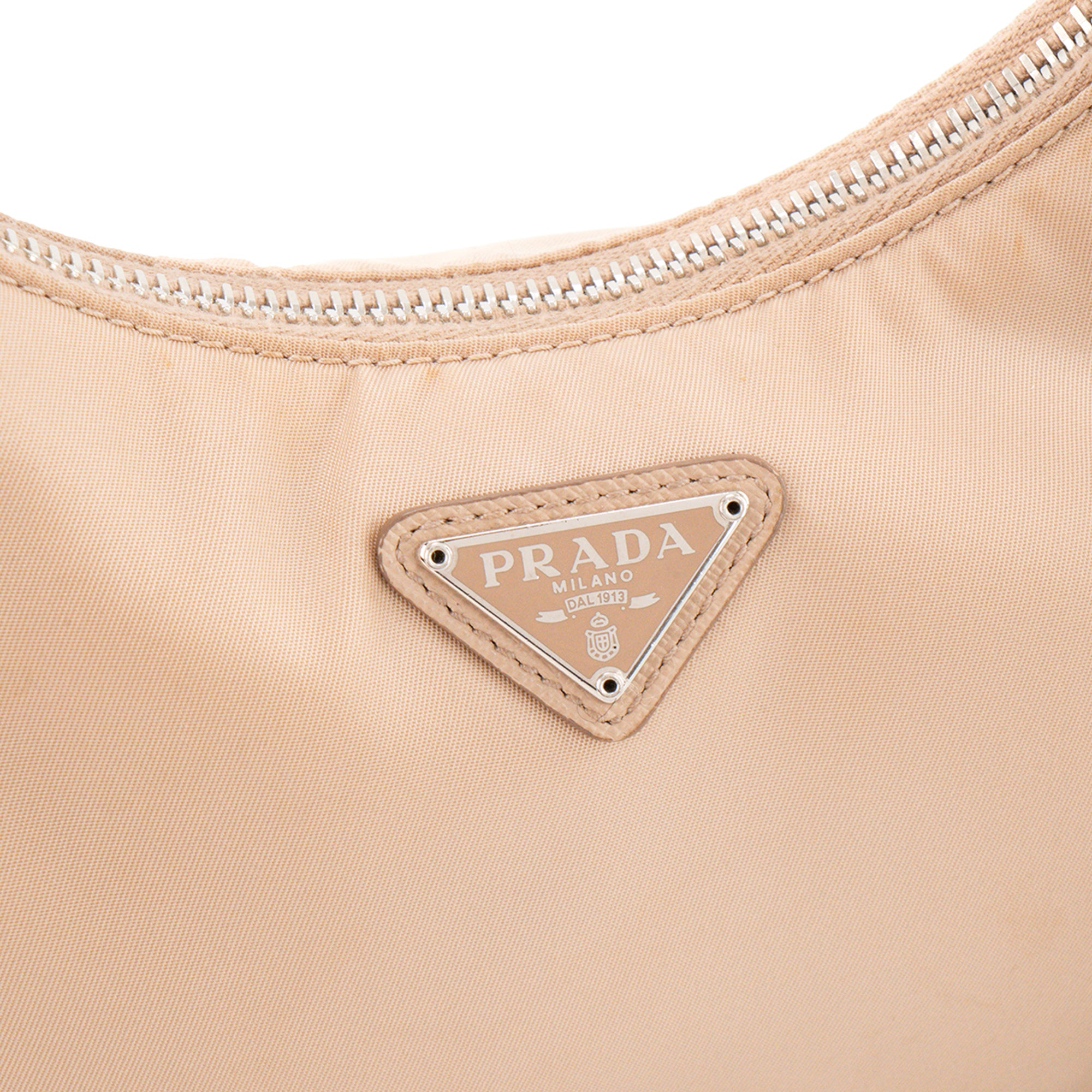 PRADA - Sac à bandoulière Re-Edition 2005 Prada en Re-nylon et cuir saffiano beige