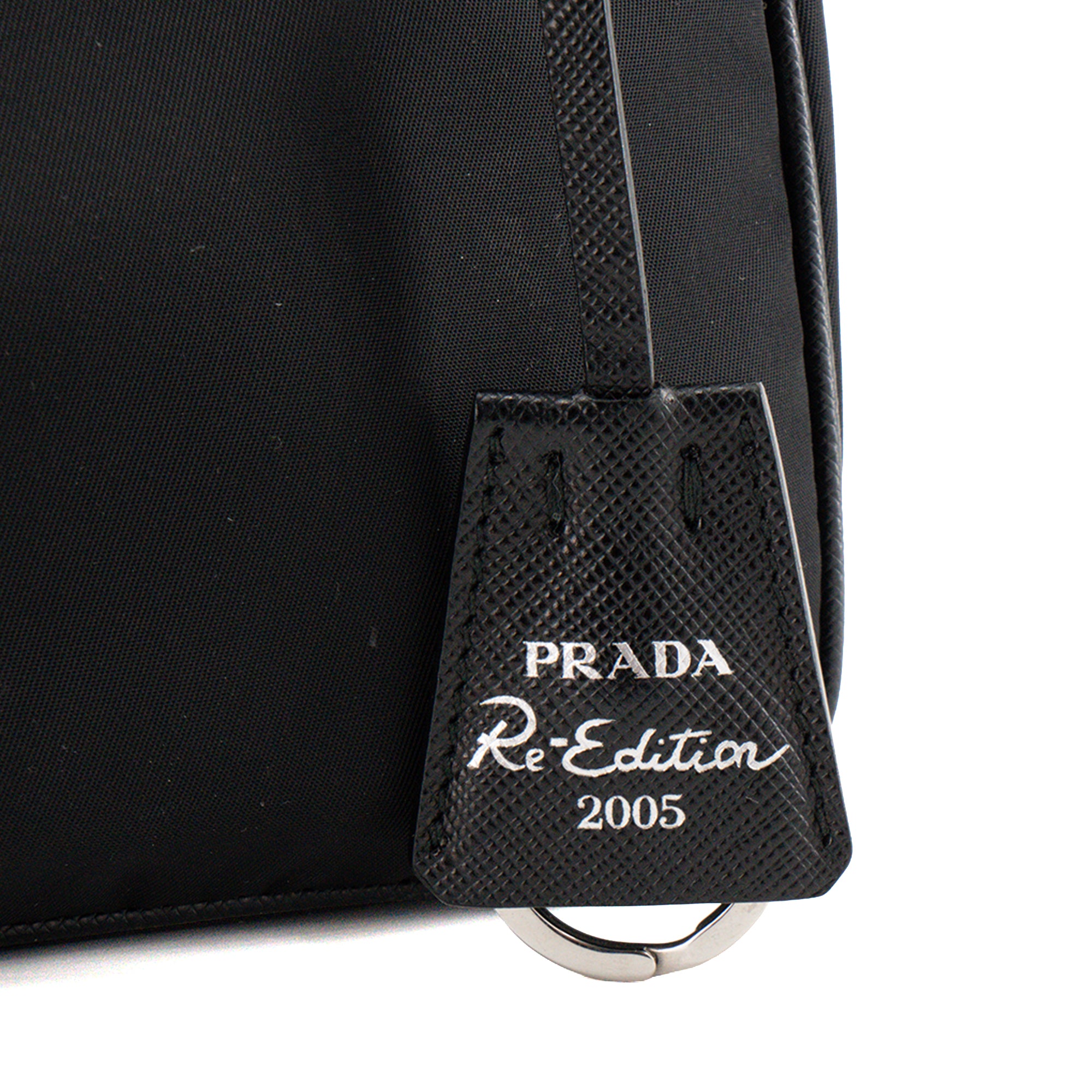 PRADA - Sac à bandoulière Re-Edition 2005 Prada en Re-nylon et cuir saffiano noir